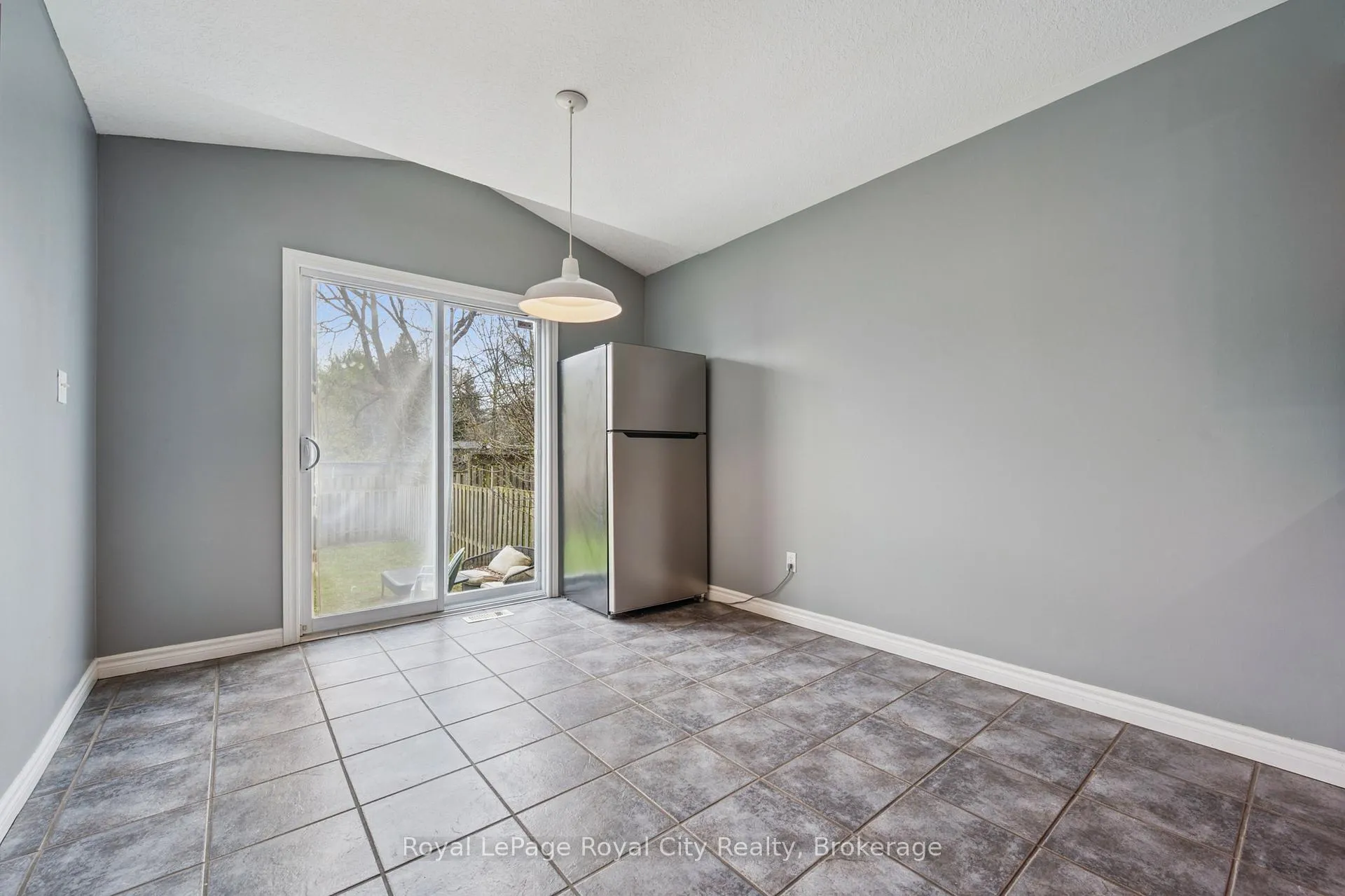 Photo 9 of 30 Darnell Road, Guelph, Kortright West — HOMEH