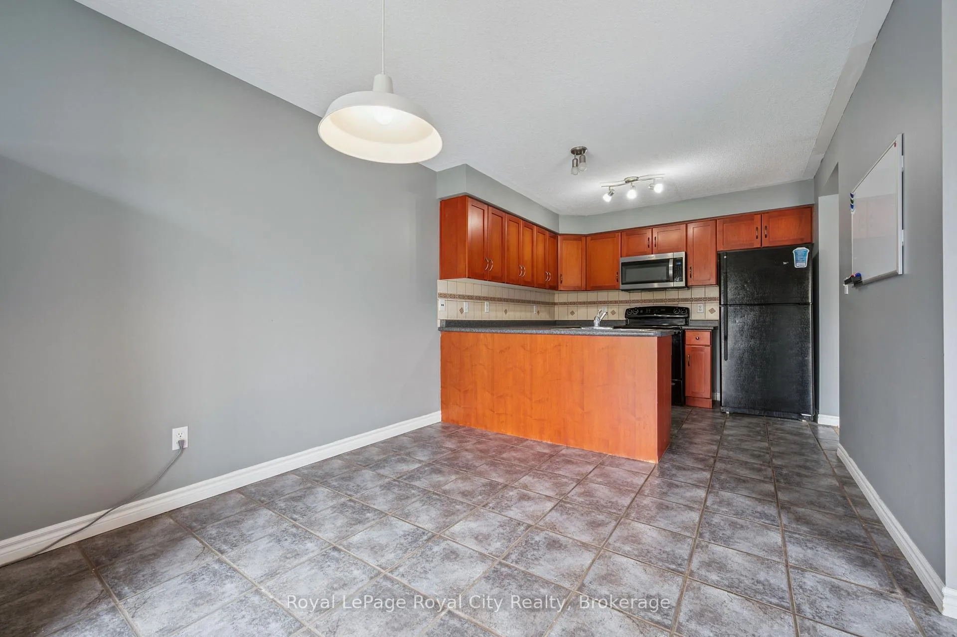 Photo 10 of 30 Darnell Road, Guelph, Kortright West — HOMEH