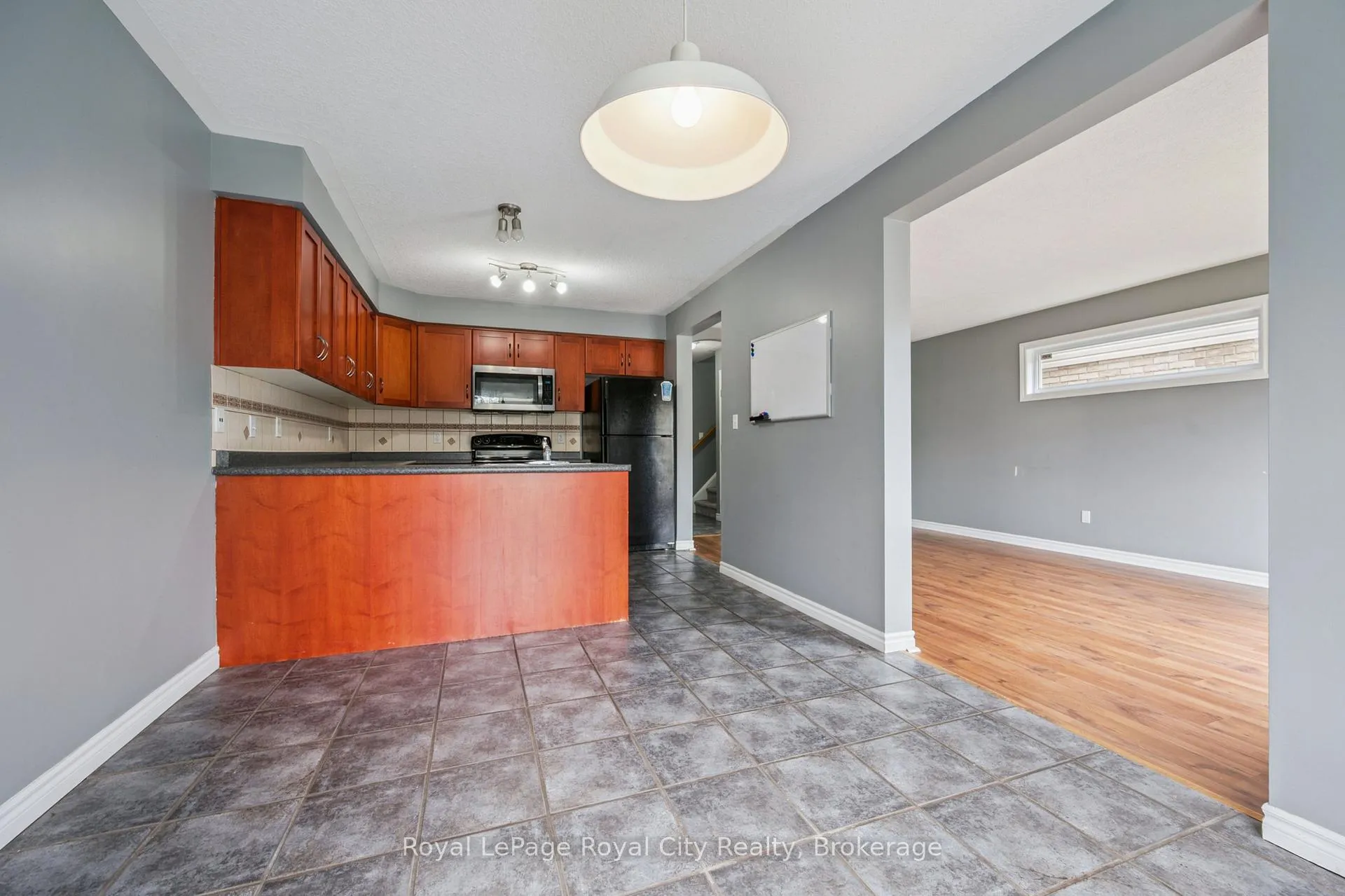 Photo 11 of 30 Darnell Road, Guelph, Kortright West — HOMEH