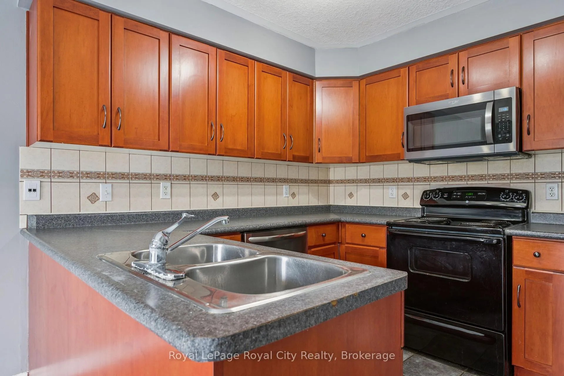 Photo 13 of 30 Darnell Road, Guelph, Kortright West — HOMEH