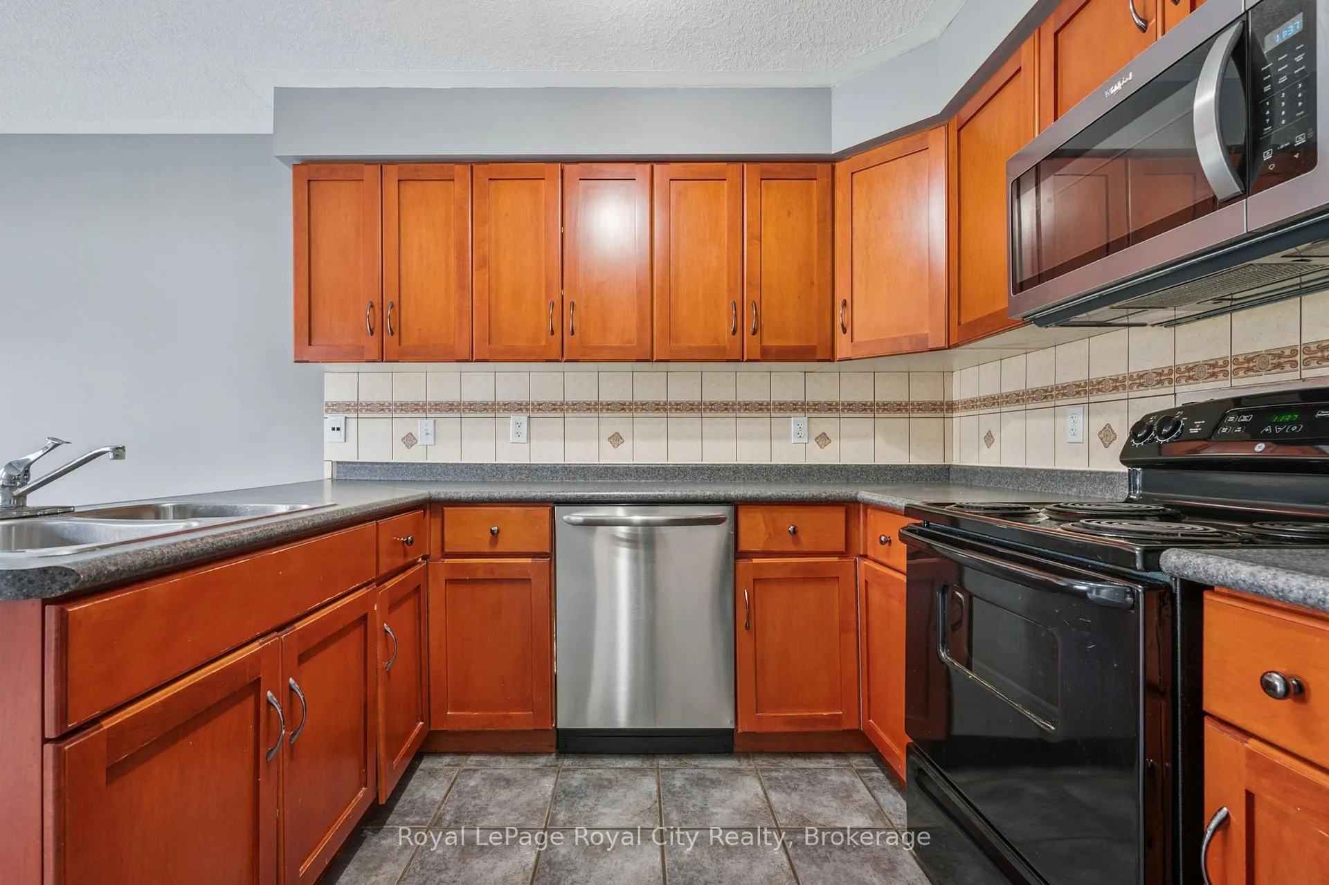 Photo 14 of 30 Darnell Road, Guelph, Kortright West — HOMEH