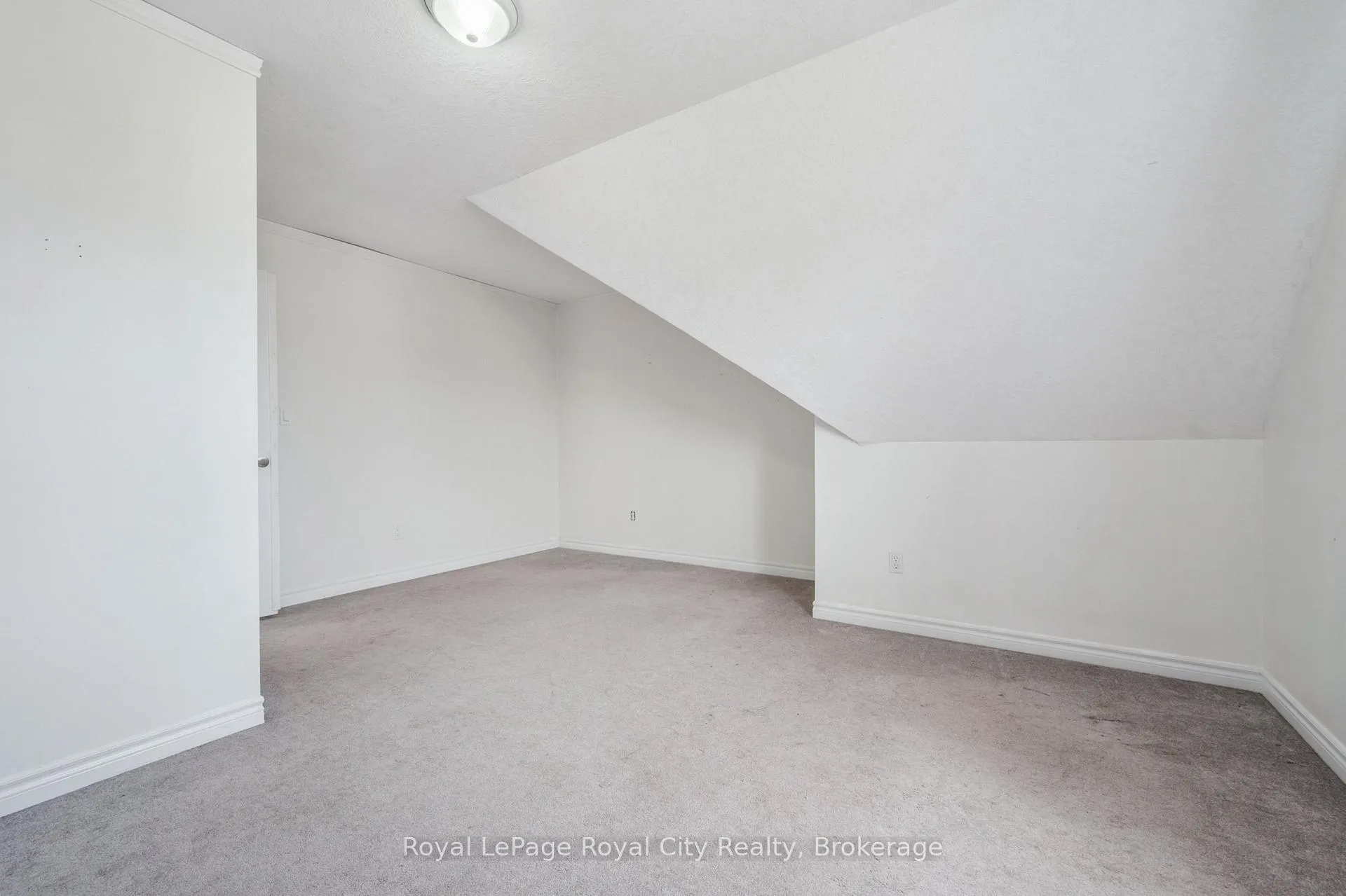 Photo 30 of 30 Darnell Road, Guelph, Kortright West — HOMEH