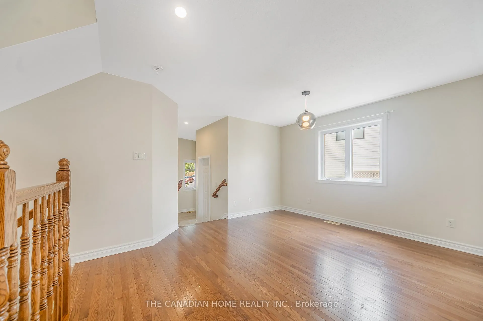 Photo 6 of 223 Garrity Crescent, Ottawa, Barrhaven - Strandherd — HOMEH