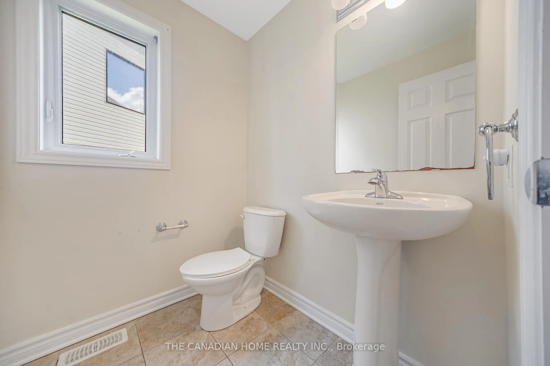 Photo 11 of 223 Garrity Crescent, Ottawa, Barrhaven - Strandherd — HOMEH