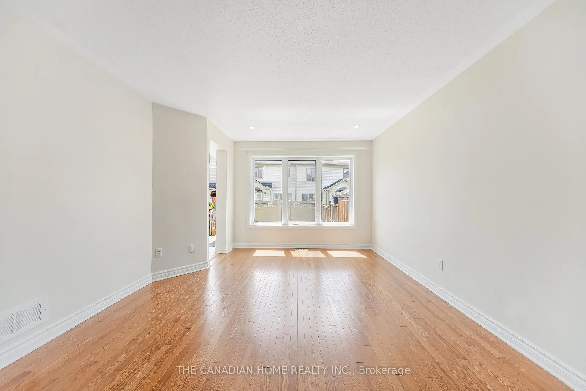 Photo 12 of 223 Garrity Crescent, Ottawa, Barrhaven - Strandherd — HOMEH