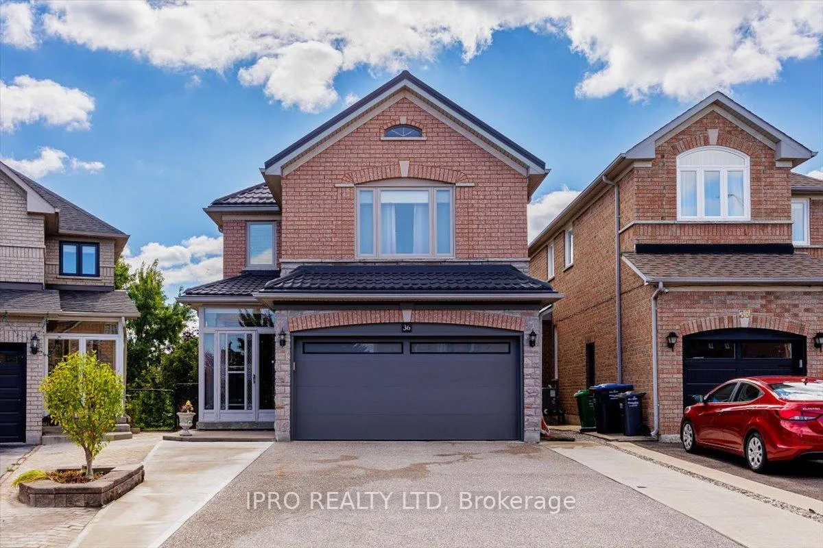 Front of 36 Pacific Wind Crescent