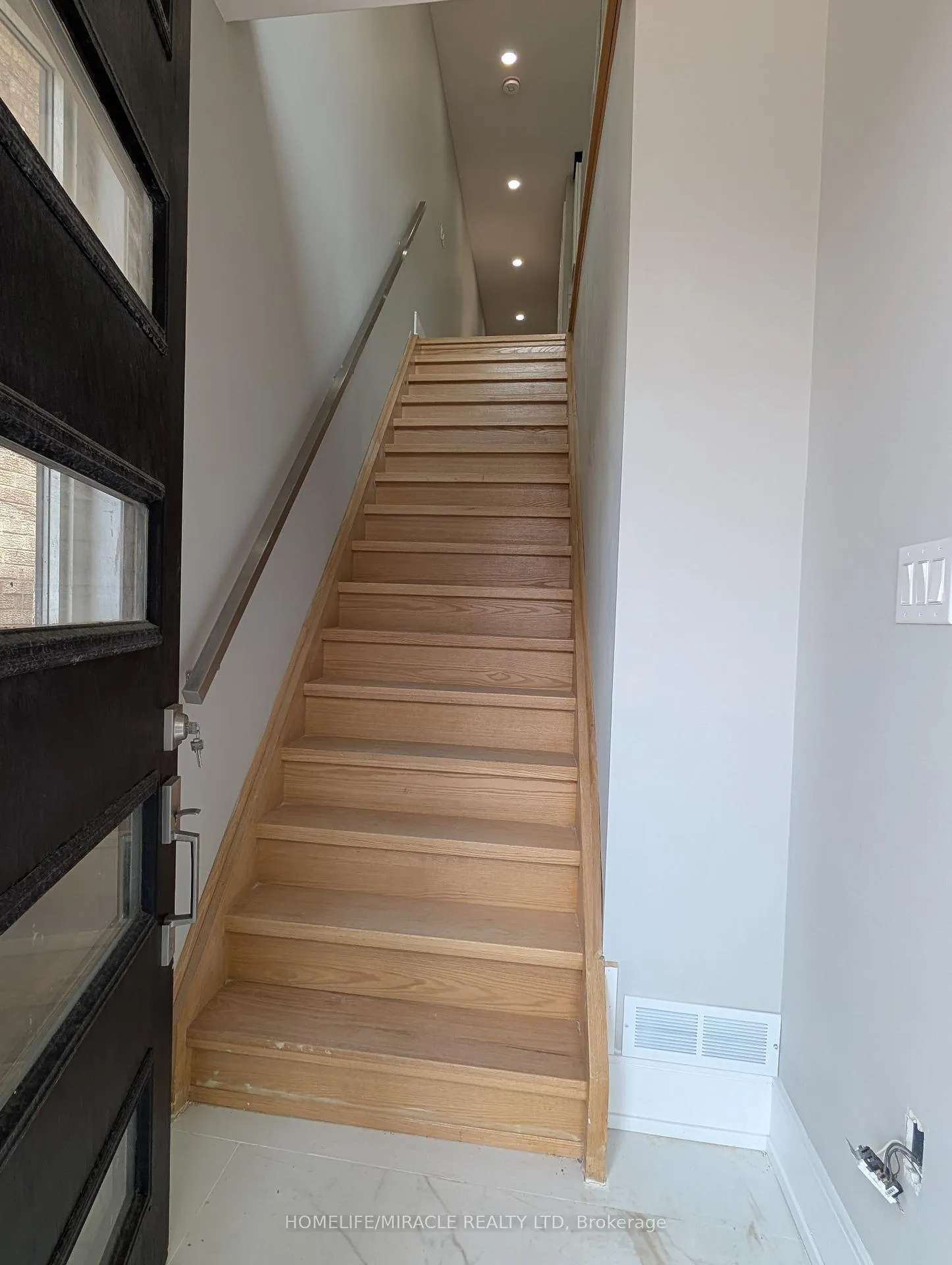 Photo 19 of Unit Second floor, 2099 A Dufferin Street, Toronto, Oakwood Village — HOMEH