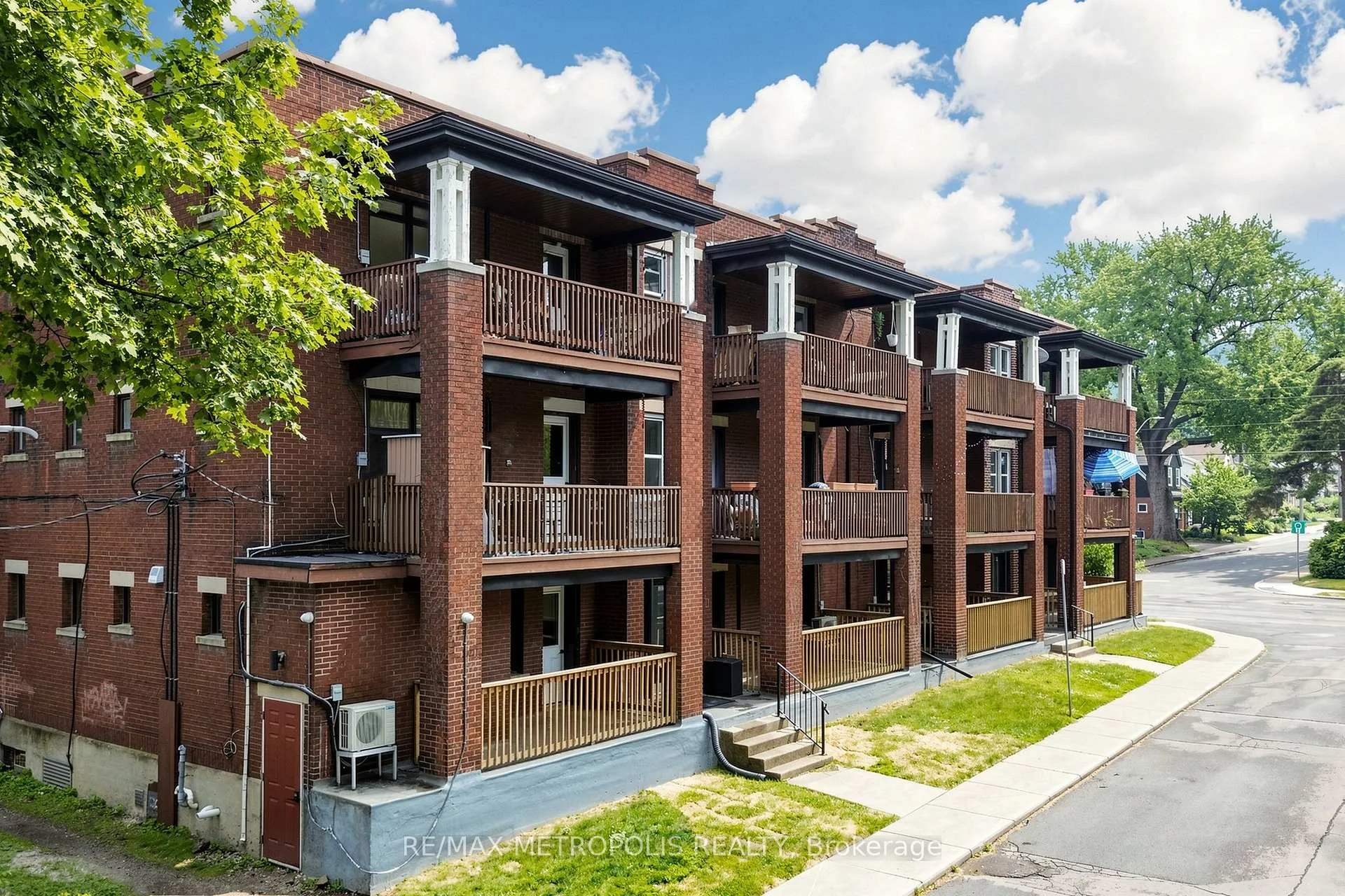 Photo 2 of 41 Albert Street, Hamilton, Blakeley — HOMEH