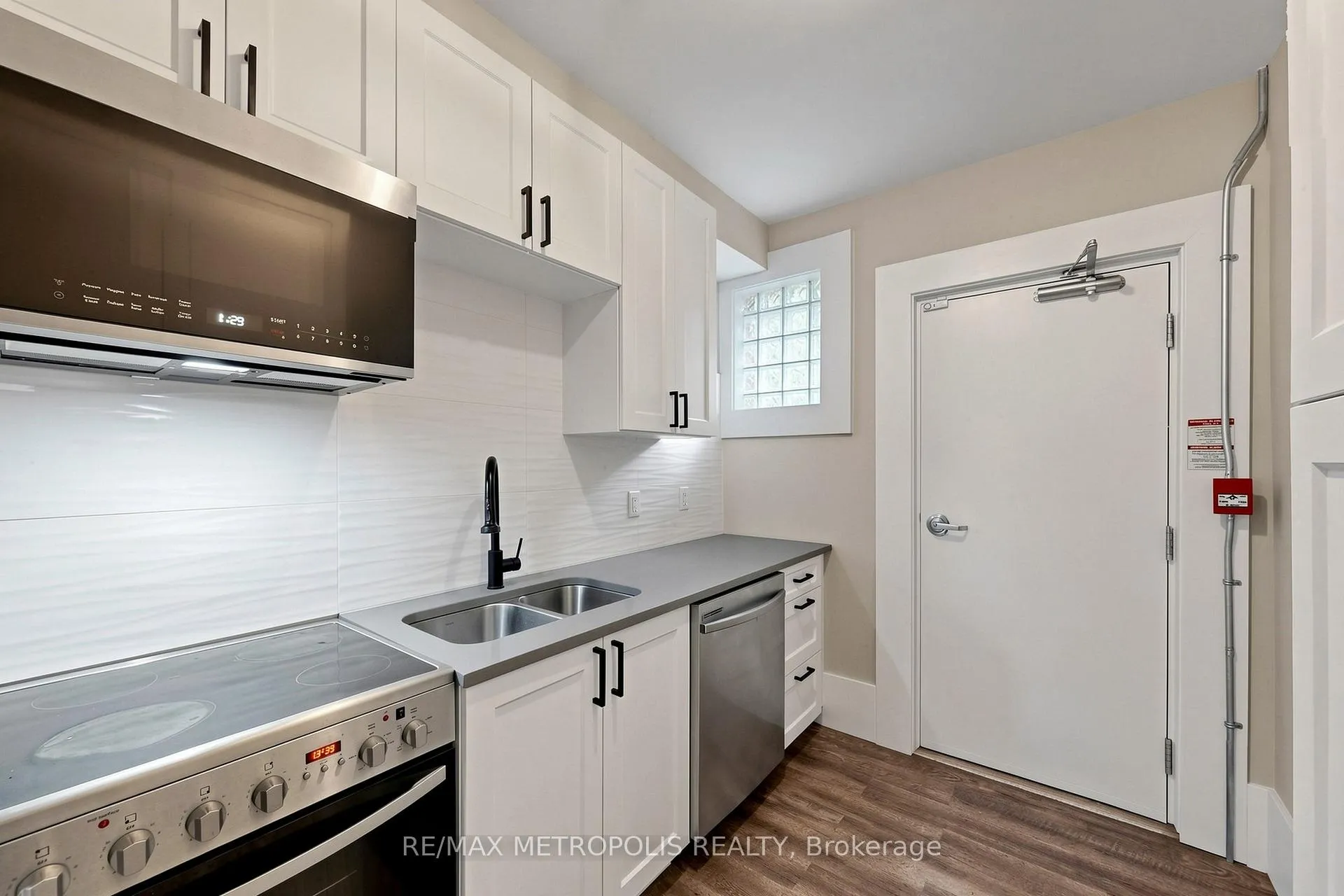 Photo 5 of 41 Albert Street, Hamilton, Blakeley — HOMEH