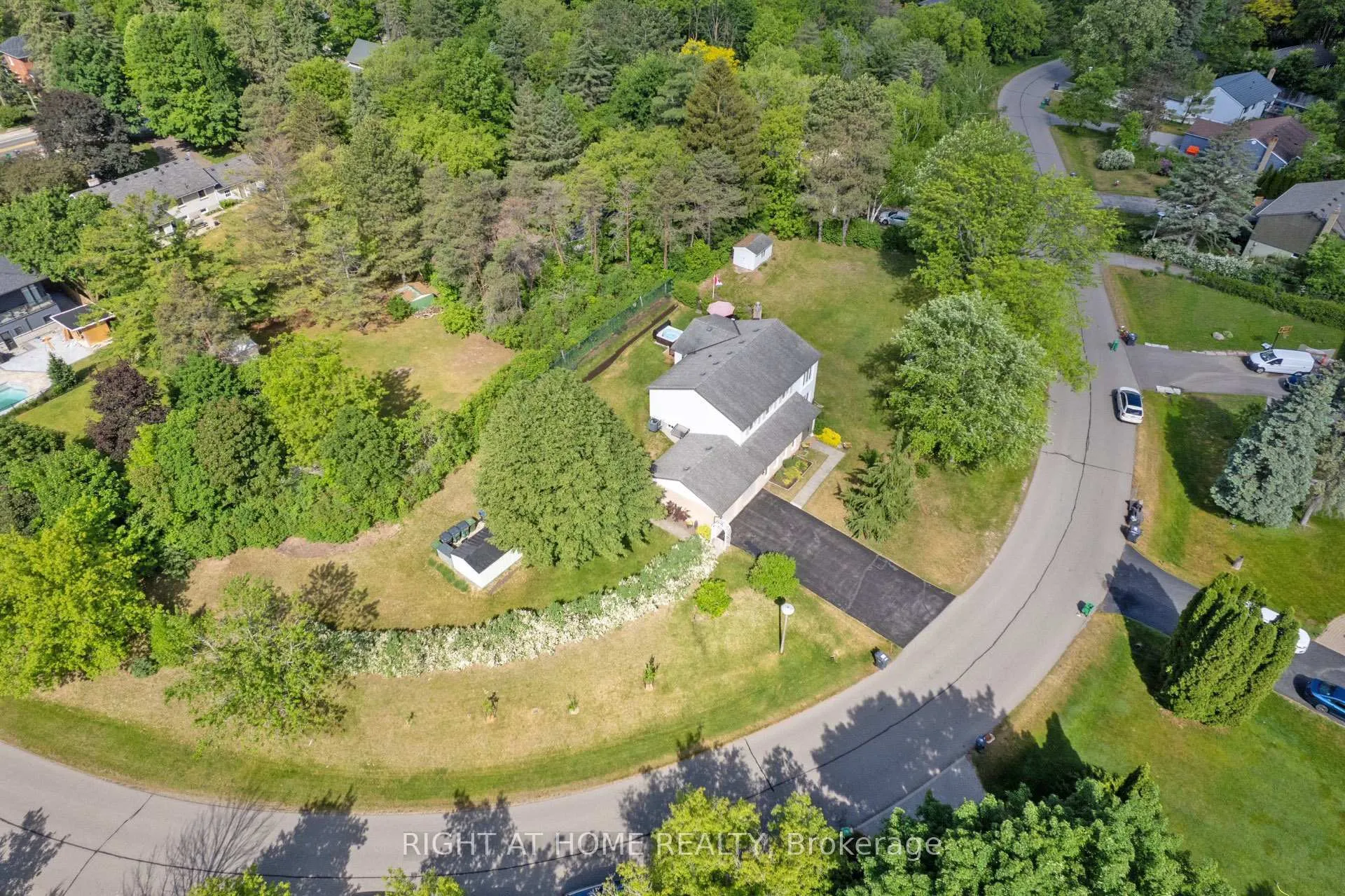 Photo 31 of 10 Munro Street, Caledon, Palgrave — HOMEH