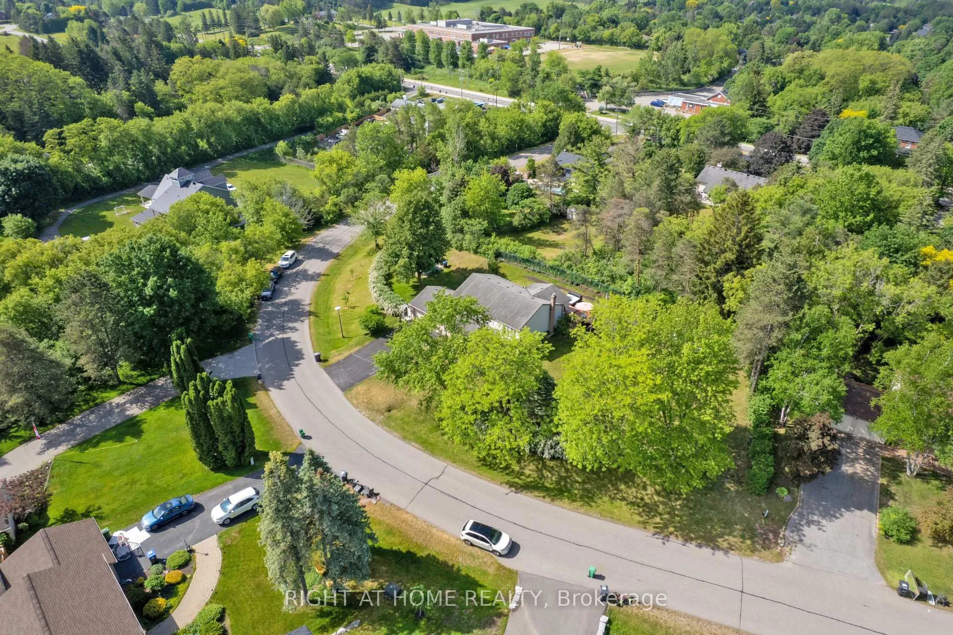 Photo 32 of 10 Munro Street, Caledon, Palgrave — HOMEH