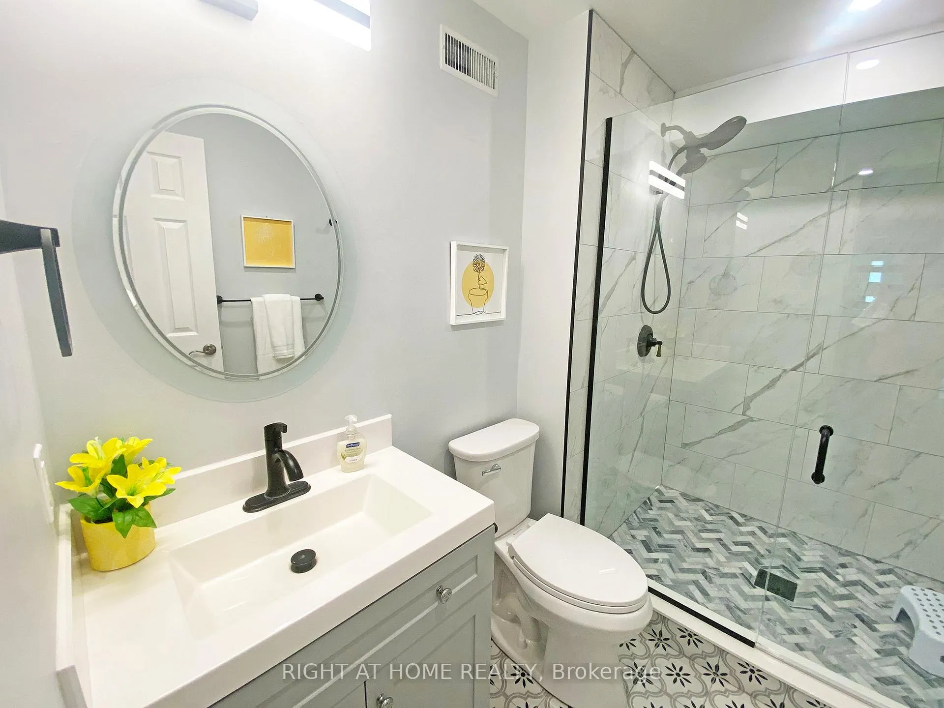 Photo 10 of 10 Munro Street, Caledon, Palgrave — HOMEH