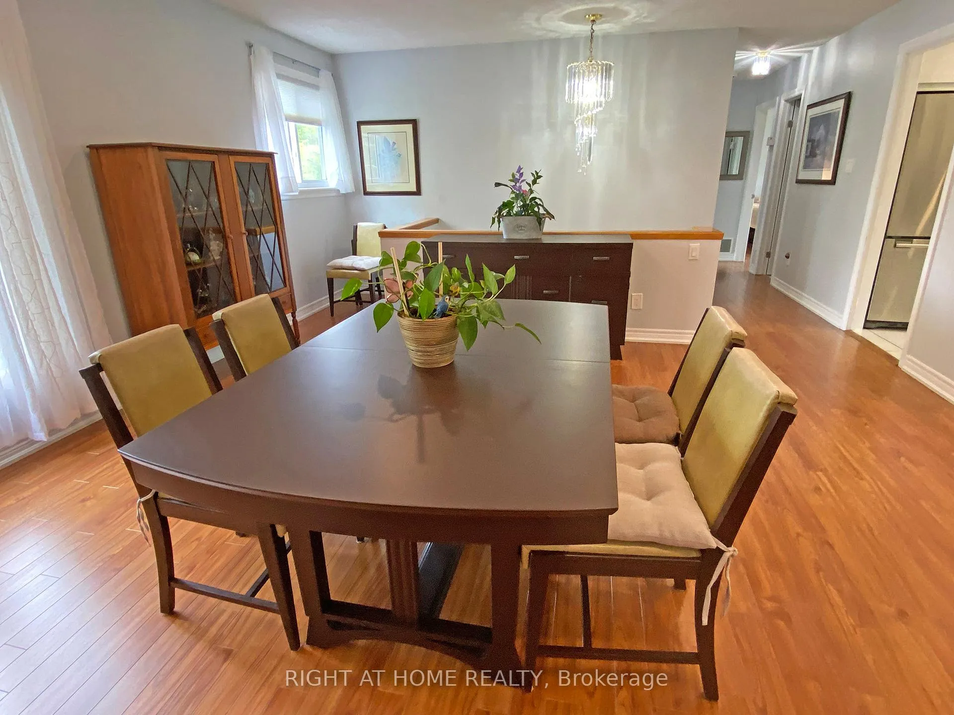 Photo 13 of 10 Munro Street, Caledon, Palgrave — HOMEH