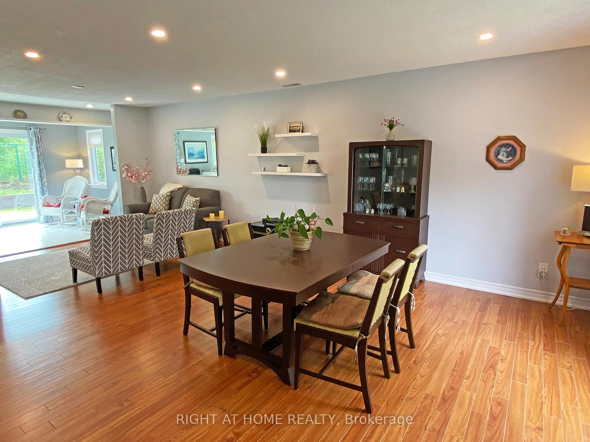Photo 14 of 10 Munro Street, Caledon, Palgrave — HOMEH