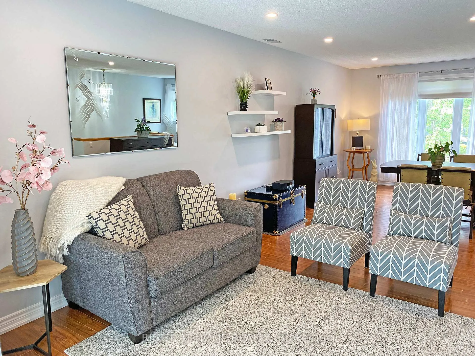Photo 15 of 10 Munro Street, Caledon, Palgrave — HOMEH
