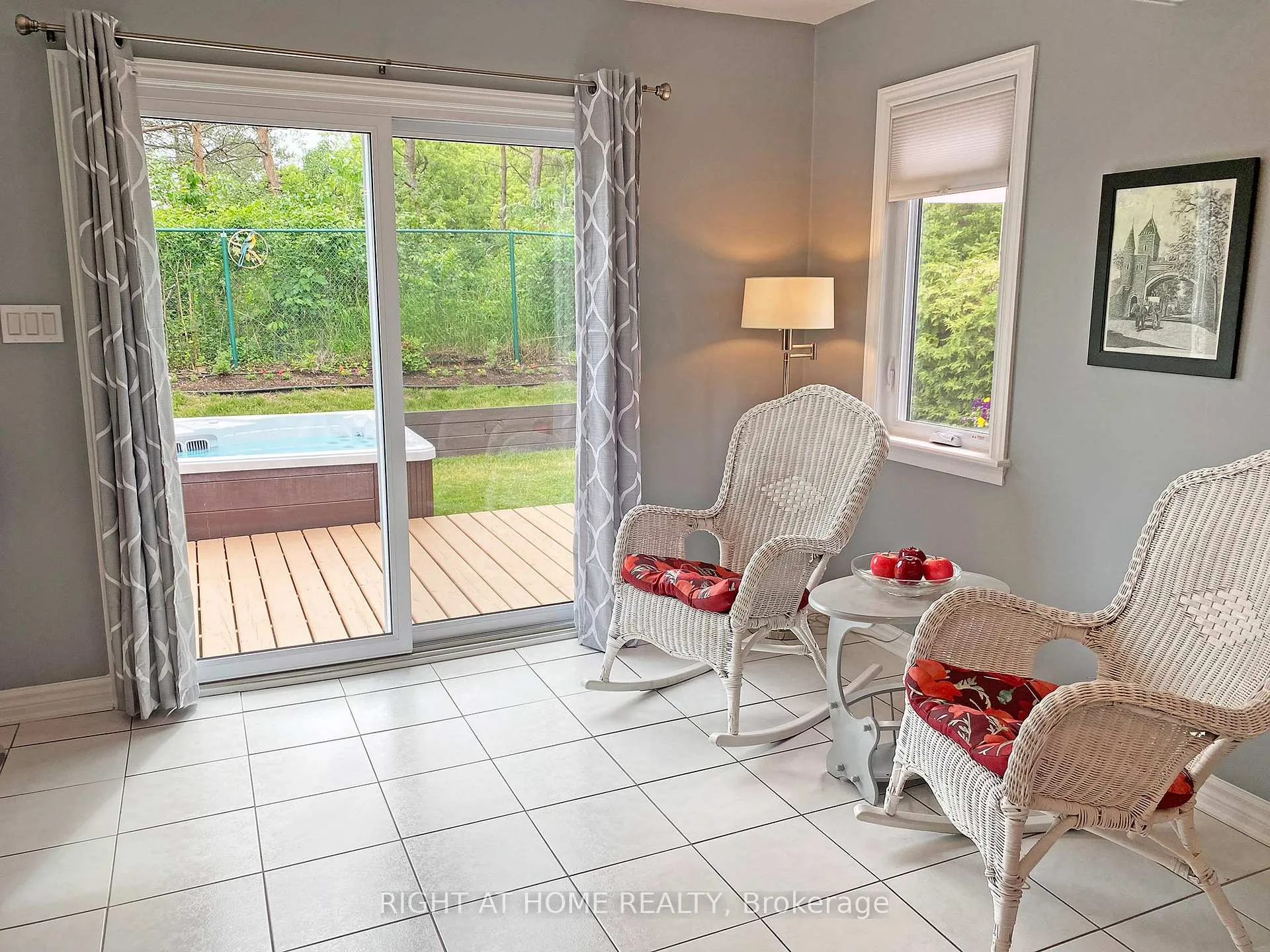 Photo 19 of 10 Munro Street, Caledon, Palgrave — HOMEH