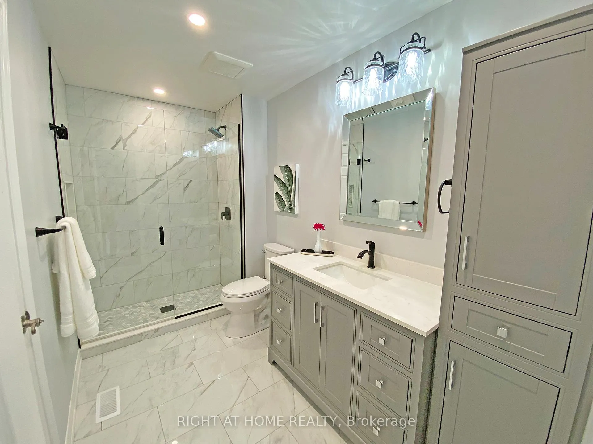 Photo 21 of 10 Munro Street, Caledon, Palgrave — HOMEH