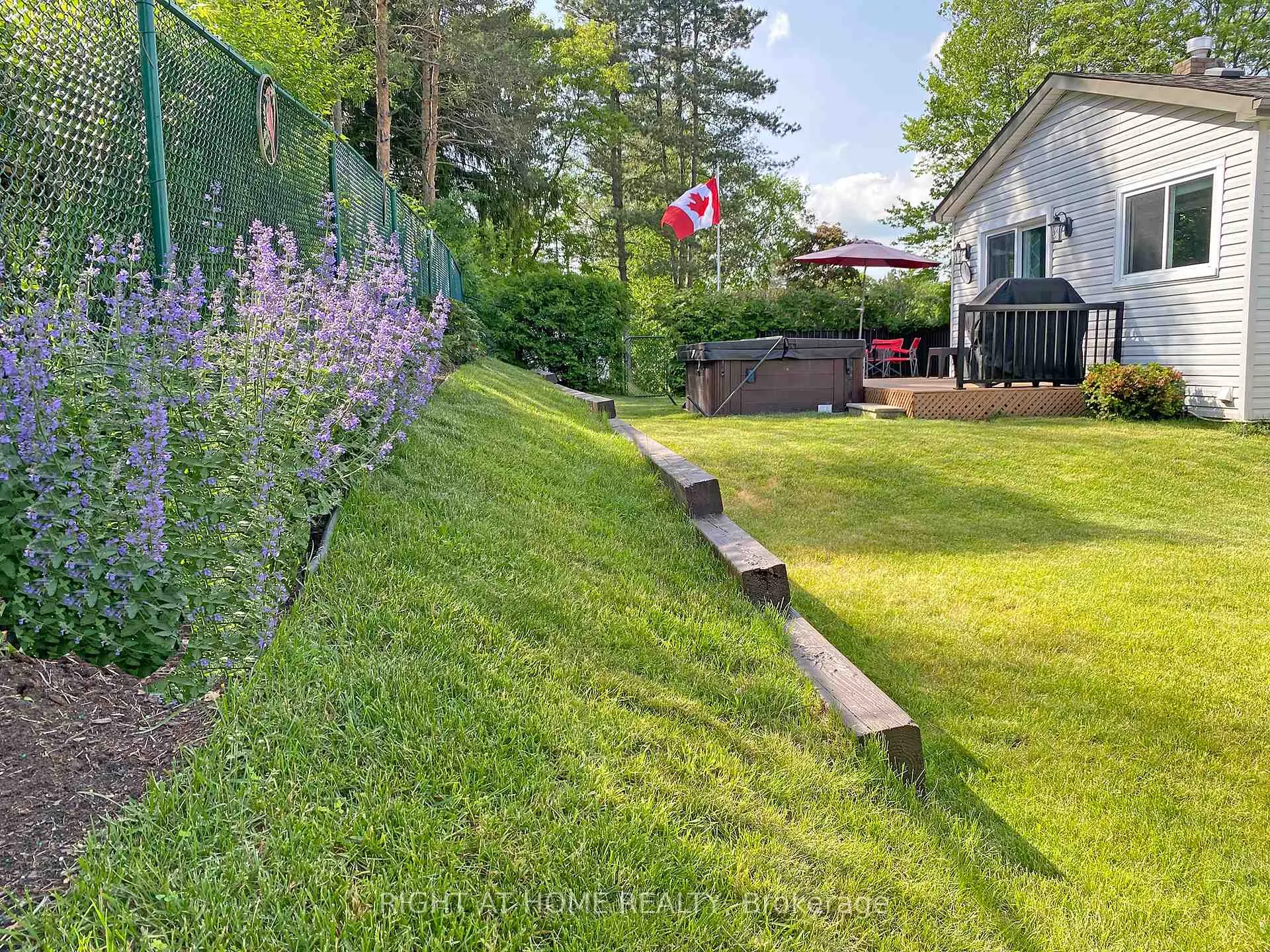 Photo 27 of 10 Munro Street, Caledon, Palgrave — HOMEH