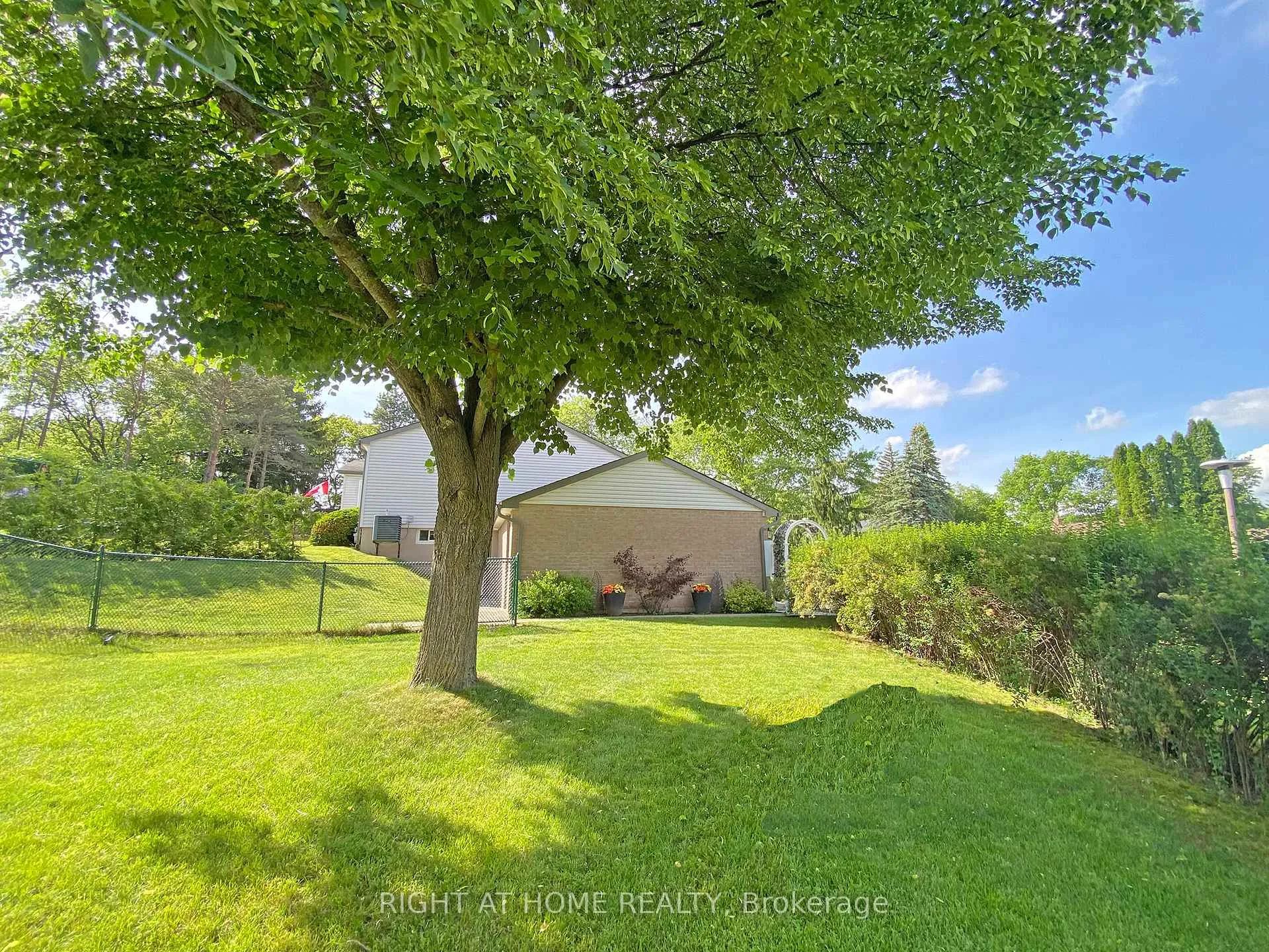 Photo 29 of 10 Munro Street, Caledon, Palgrave — HOMEH