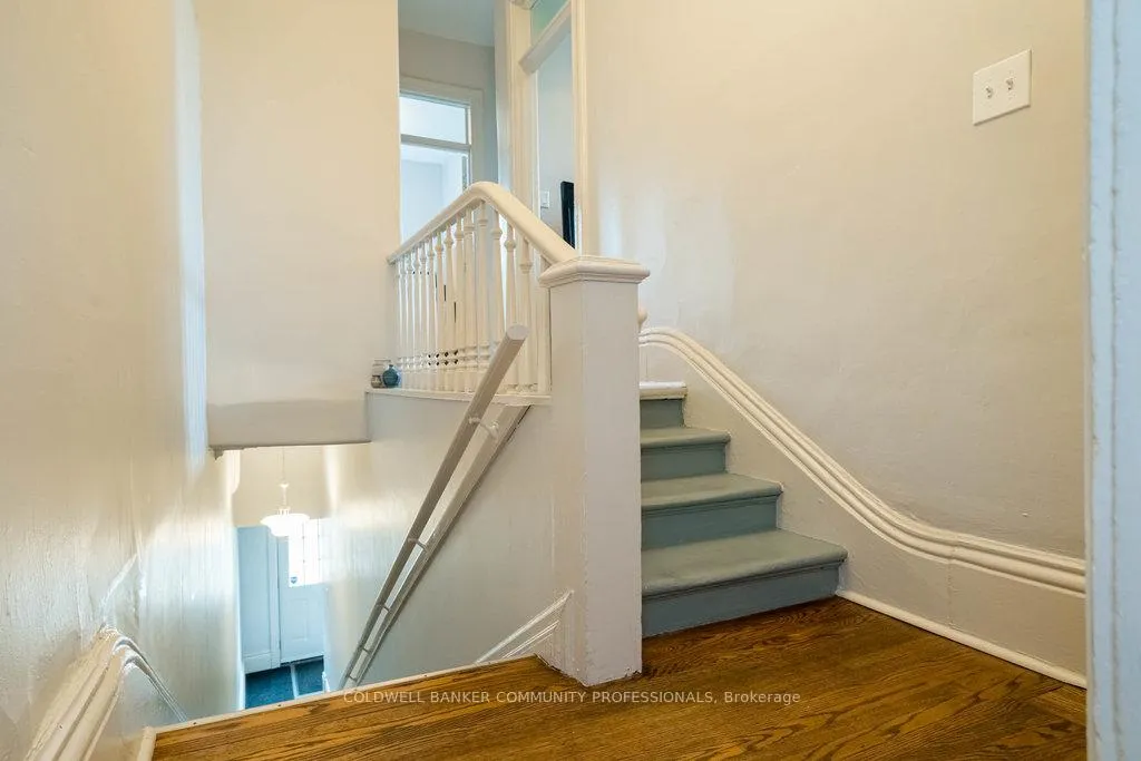Photo 3 of 146 Forest Avenue, Hamilton, Corktown — HOMEH