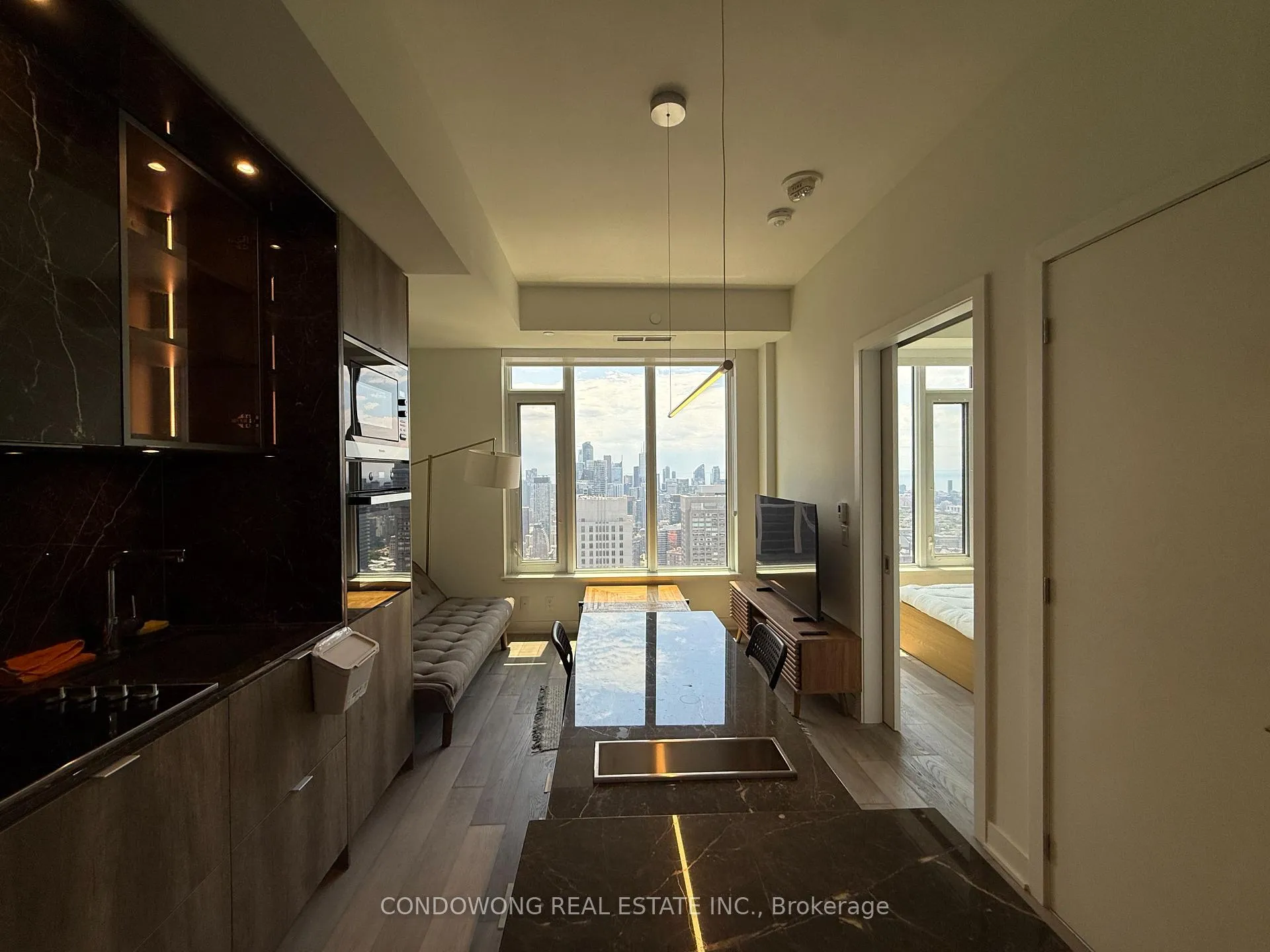 Front of Unit 5208, 11 Yorkville Avenue