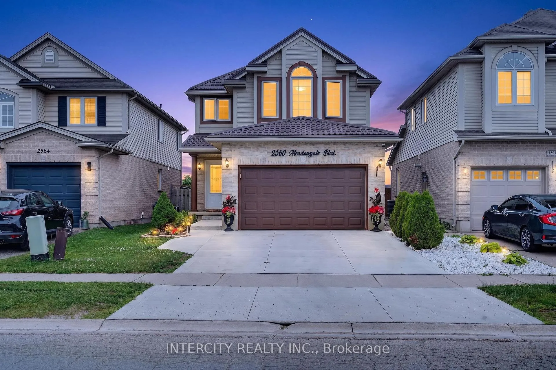 Photo 1 of 2560 Meadowgate Boulevard, London, South U — HOMEH