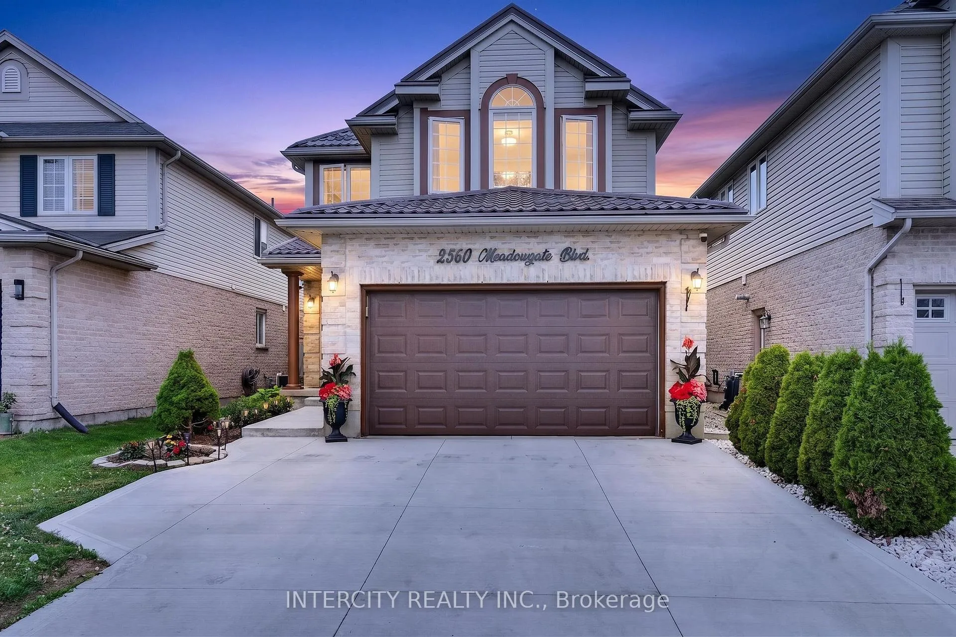 Photo 3 of 2560 Meadowgate Boulevard, London, South U — HOMEH