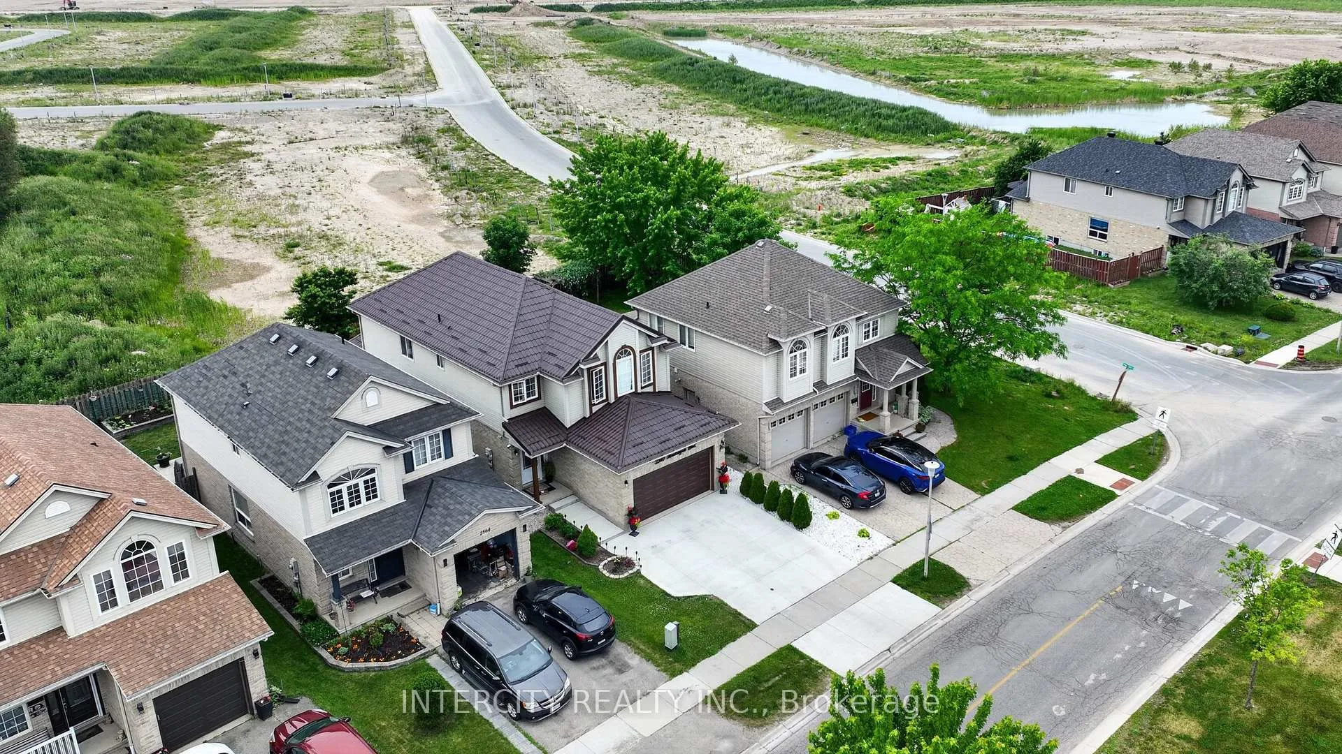 Photo 7 of 2560 Meadowgate Boulevard, London, South U — HOMEH