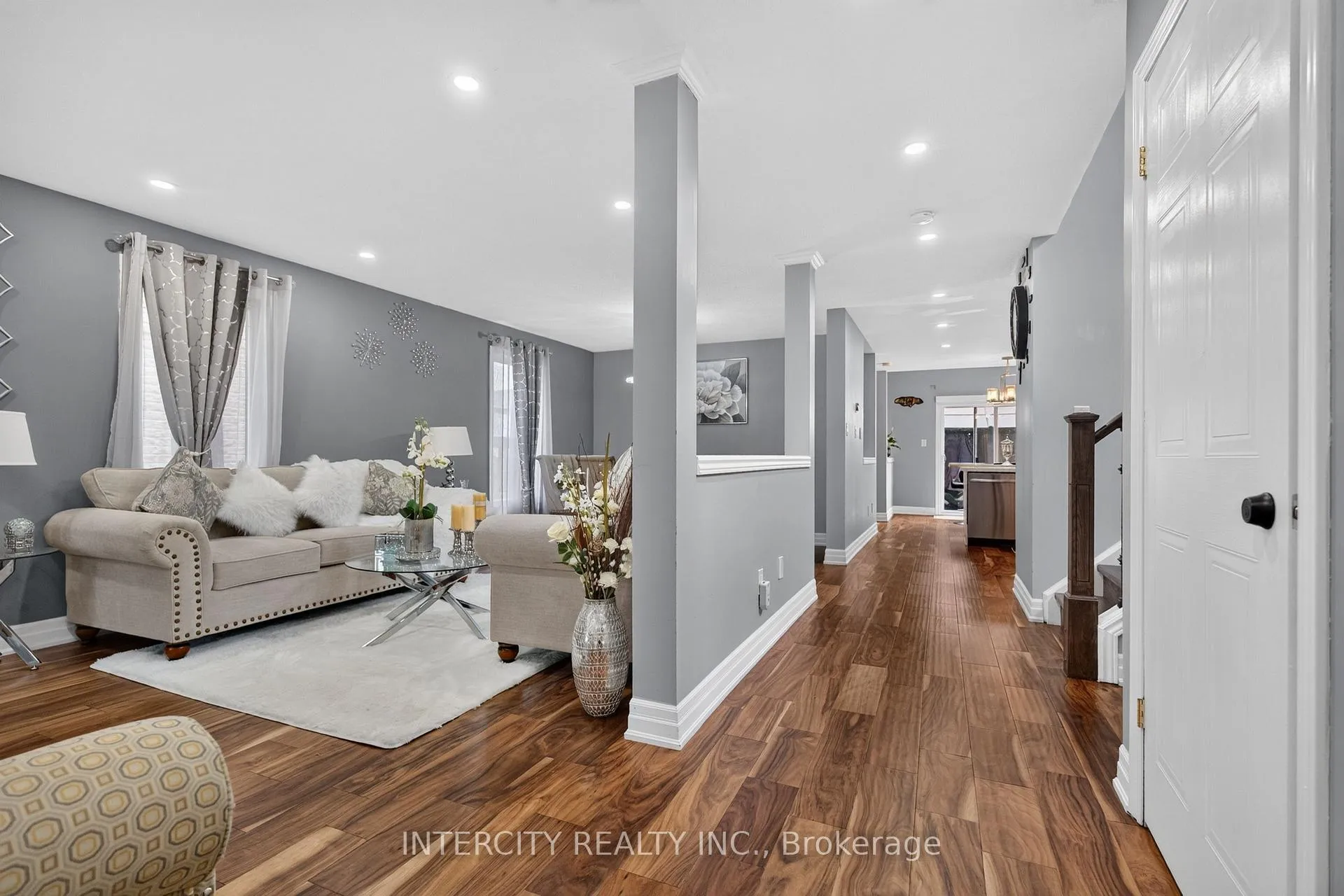 Photo 11 of 2560 Meadowgate Boulevard, London, South U — HOMEH
