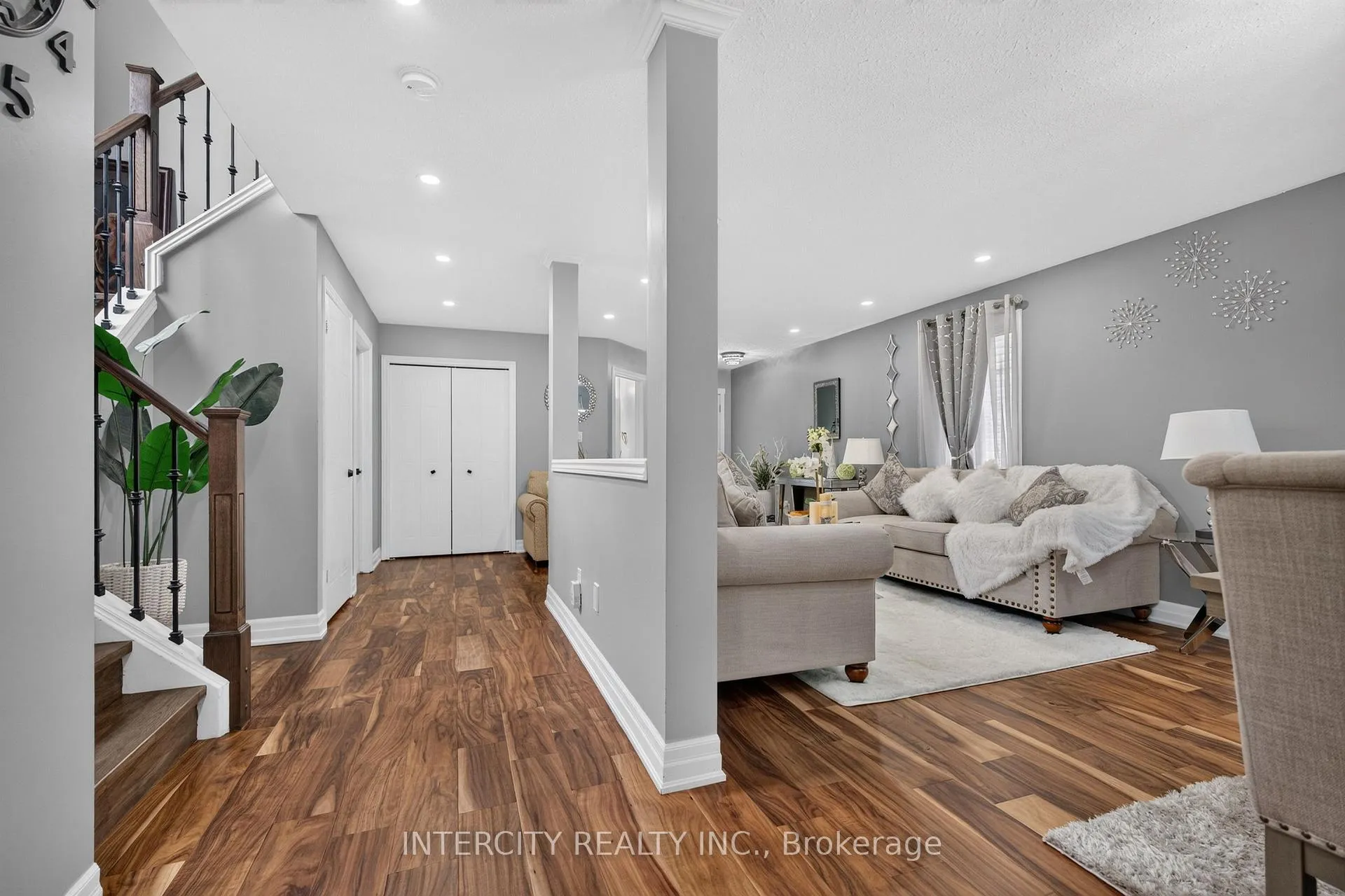 Photo 12 of 2560 Meadowgate Boulevard, London, South U — HOMEH