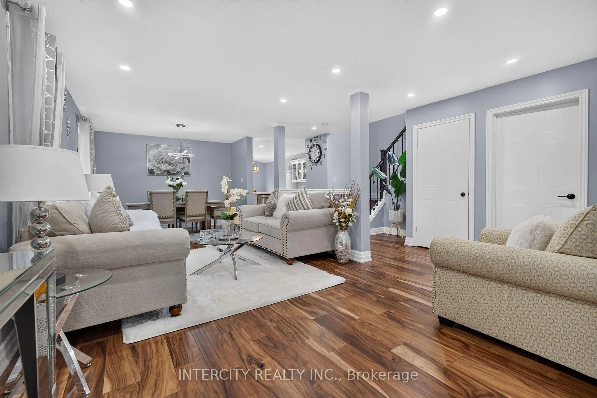 Photo 13 of 2560 Meadowgate Boulevard, London, South U — HOMEH