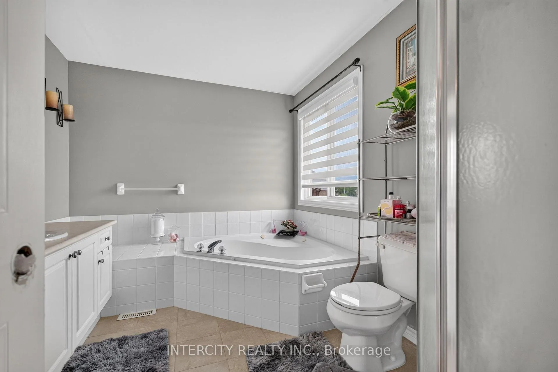 Photo 22 of 2560 Meadowgate Boulevard, London, South U — HOMEH