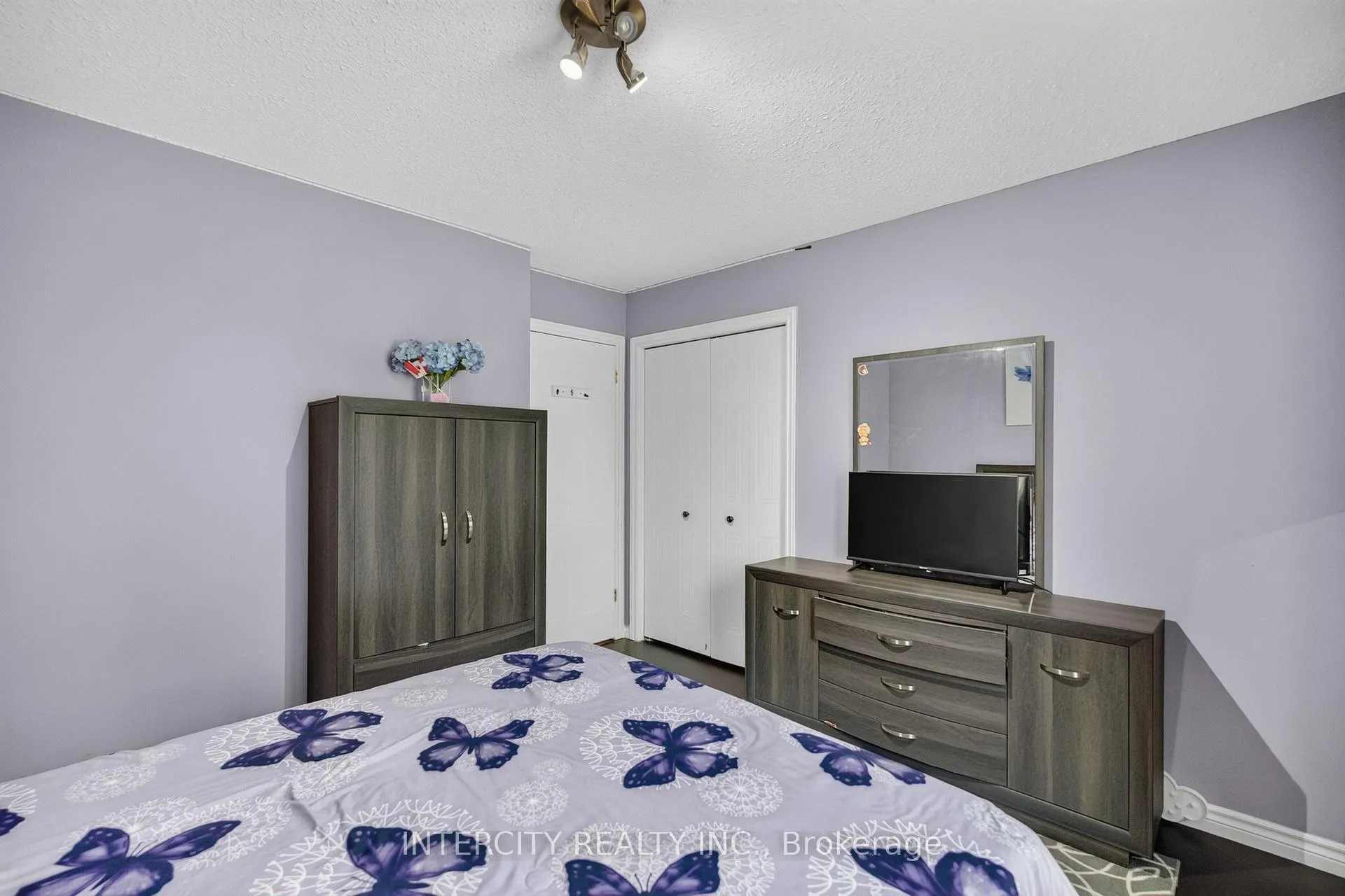 Photo 24 of 2560 Meadowgate Boulevard, London, South U — HOMEH