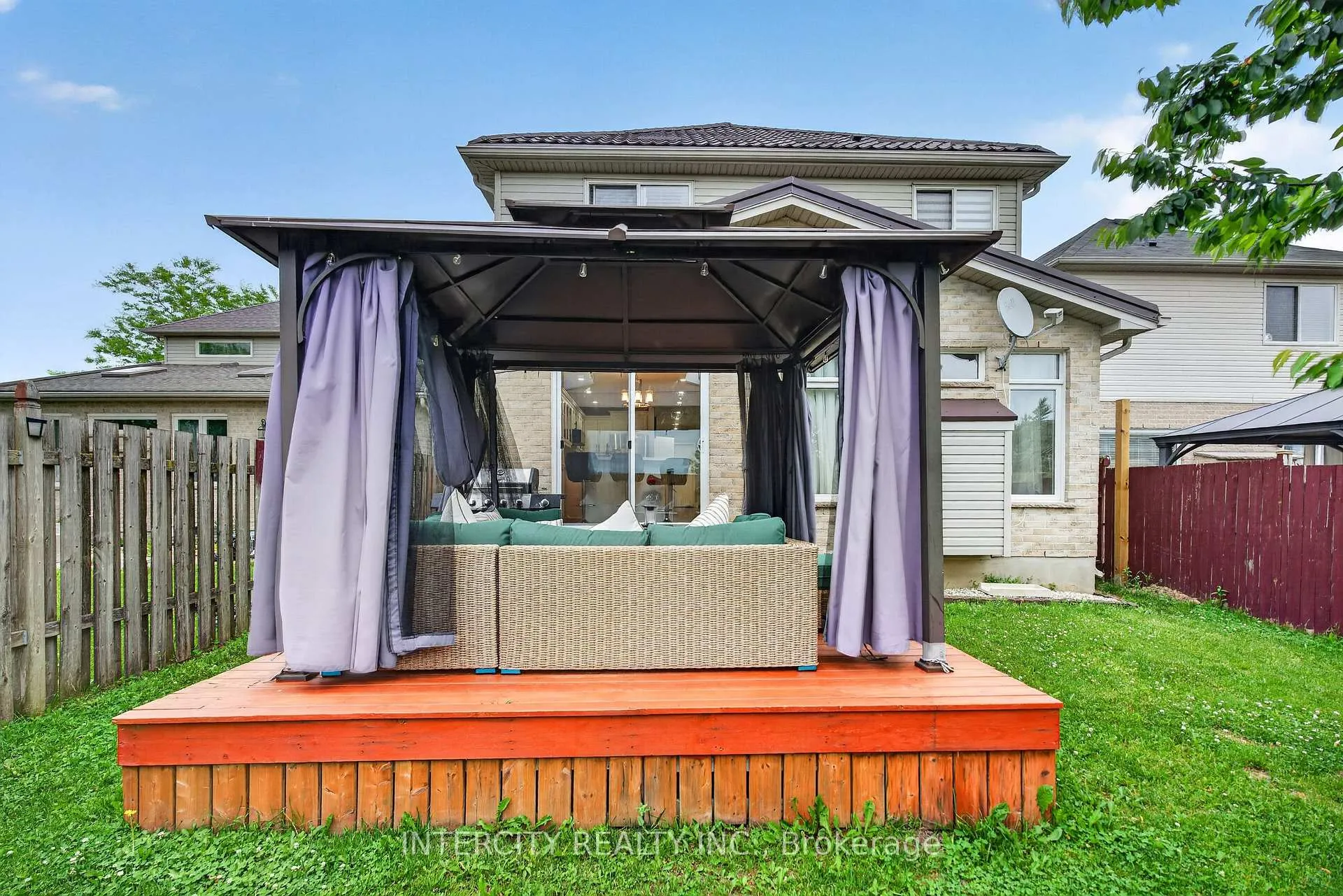 Photo 33 of 2560 Meadowgate Boulevard, London, South U — HOMEH