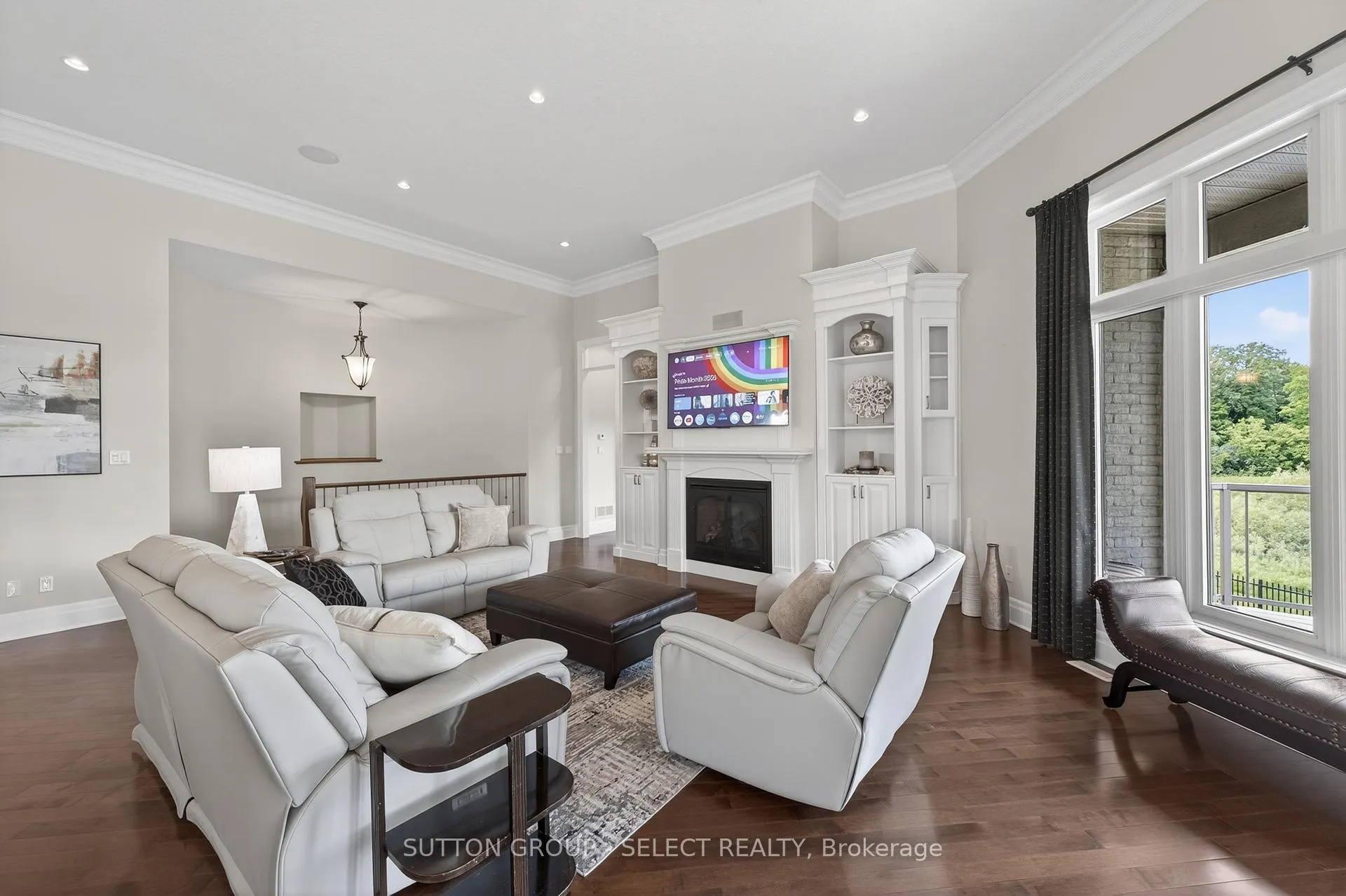 Photo 8 of 1898 Riverbend Road, London, South A — HOMEH
