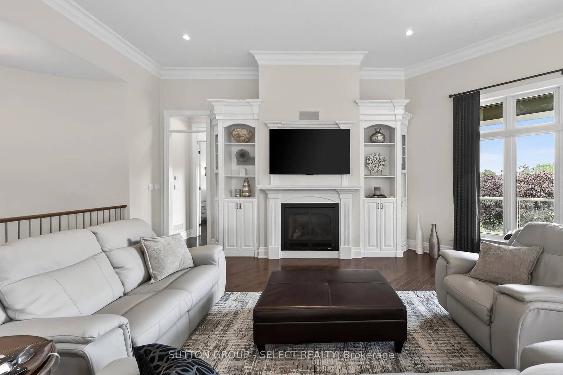 Photo 9 of 1898 Riverbend Road, London, South A — HOMEH