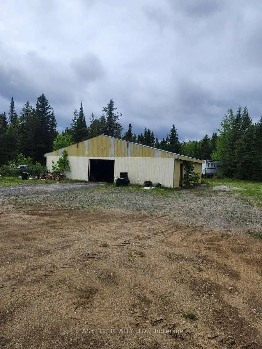 Photo 4 of 332 Hwy 11/17, Nipigon — HOMEH