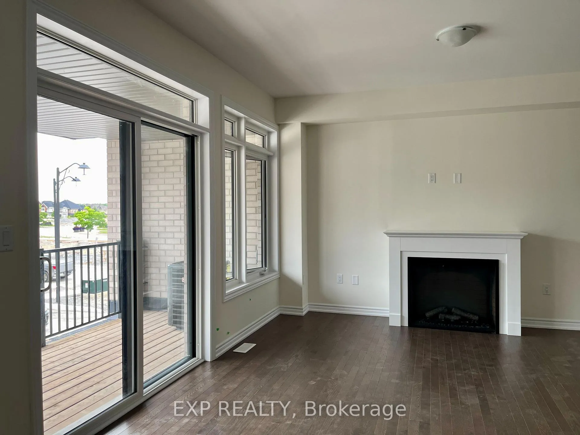 Photo 5 of 116 blick Crescent, Aurora, Bayview Northeast — HOMEH