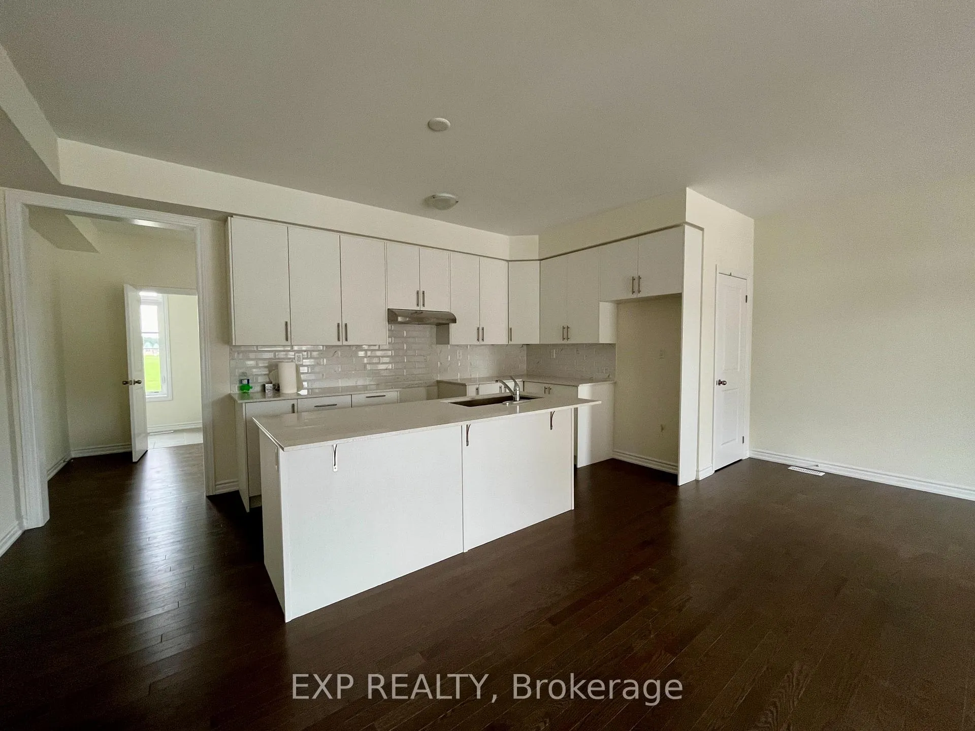 Photo 11 of 116 blick Crescent, Aurora, Bayview Northeast — HOMEH