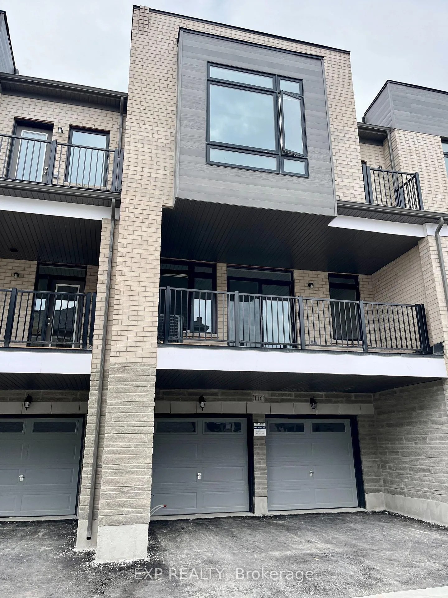 Photo 18 of 116 blick Crescent, Aurora, Bayview Northeast — HOMEH