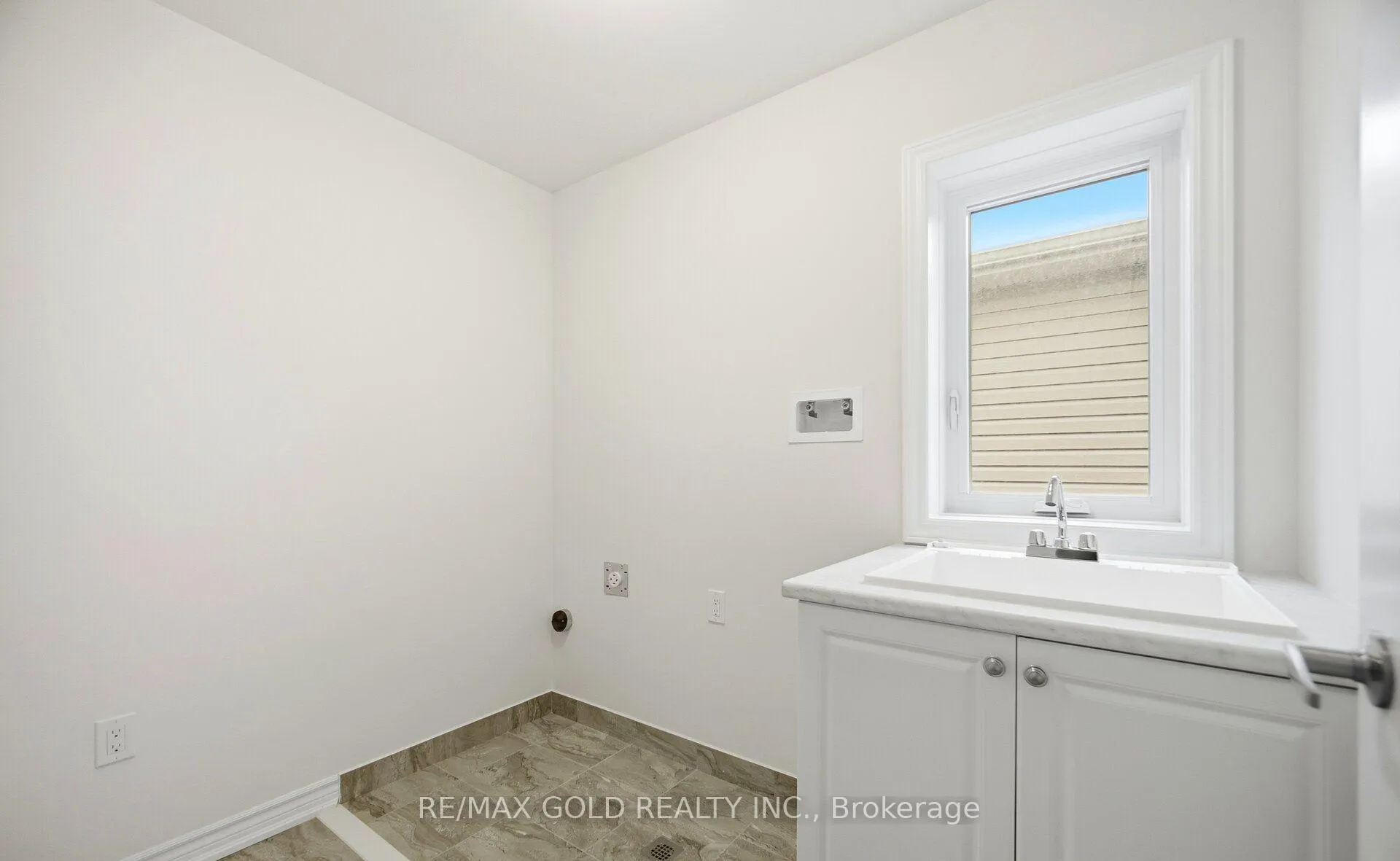 Photo 25 of 139 Mcgill Avenue, Erin — HOMEH