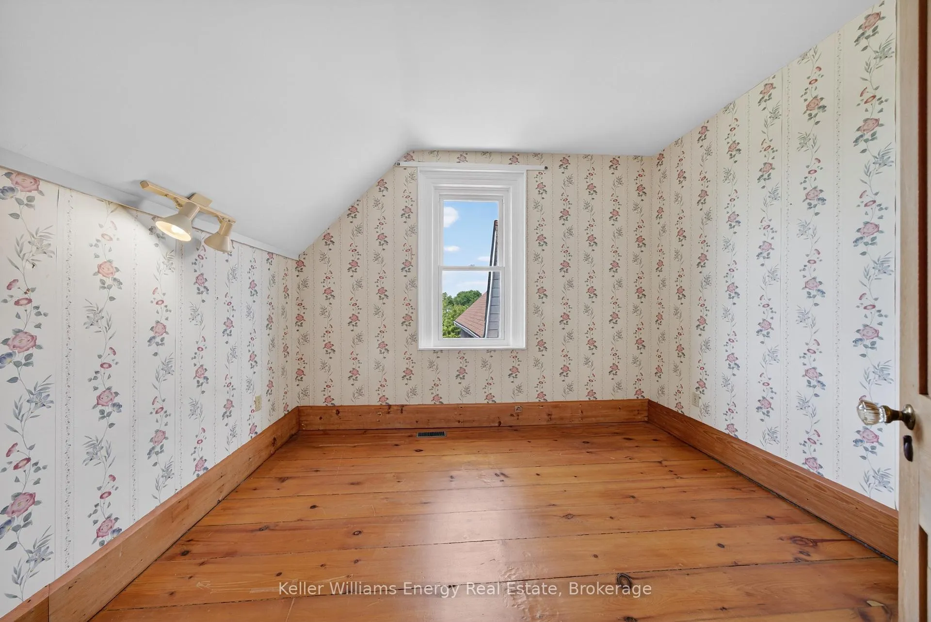 Photo 24 of 3753 County Rd 13, Prince Edward County, South Marysburg Ward — HOMEH