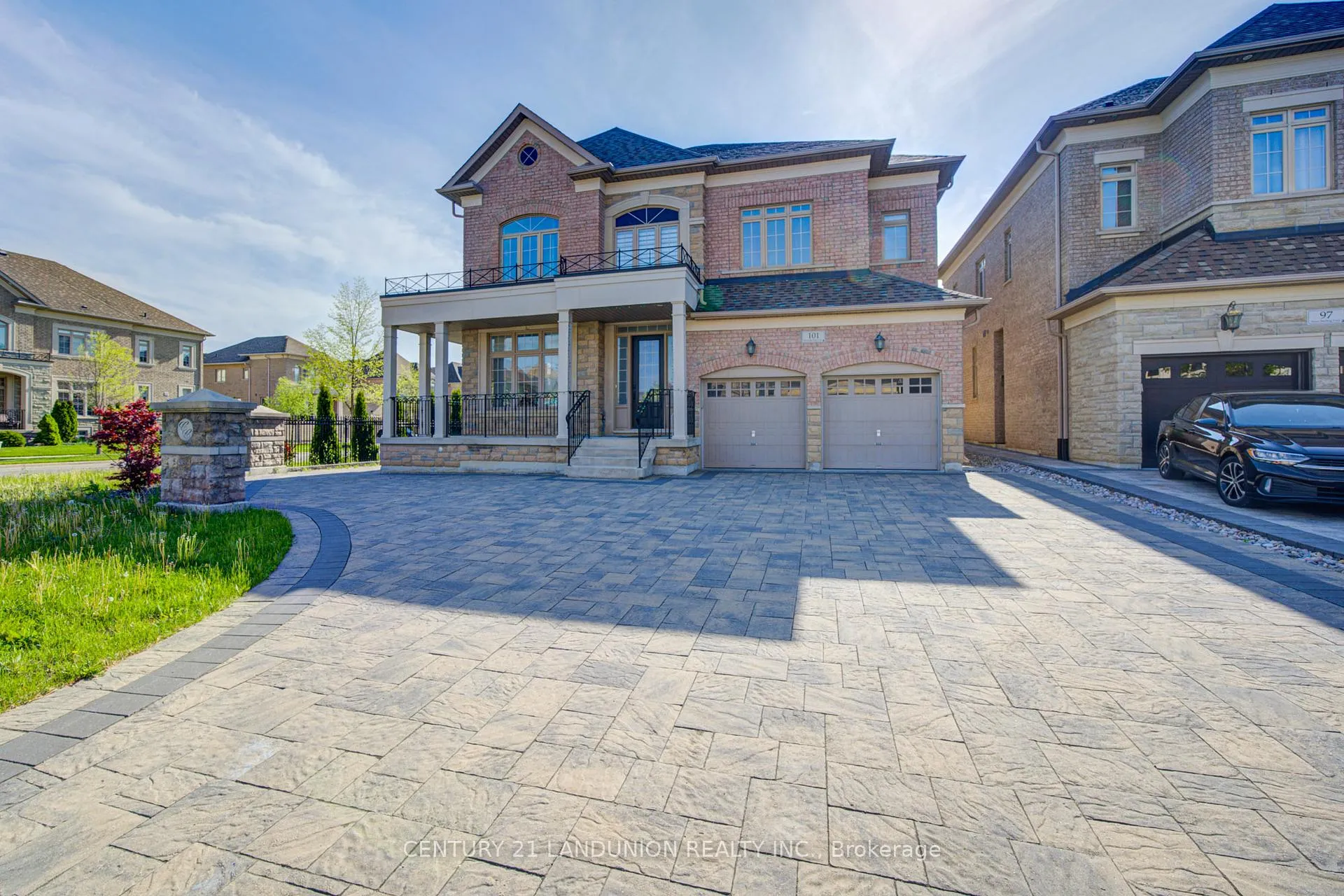 Photo 2 of 101 Silver Sterling Crescent, Vaughan, Vellore Village — HOMEH