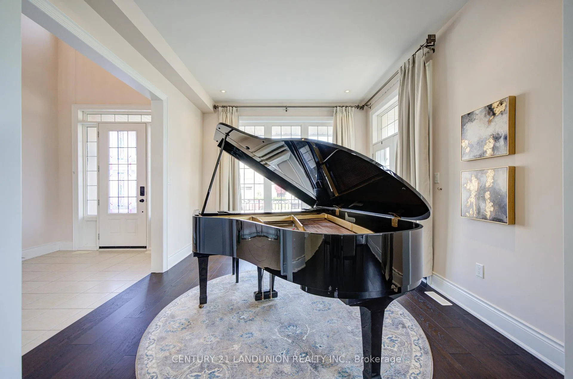 Photo 7 of 101 Silver Sterling Crescent, Vaughan, Vellore Village — HOMEH