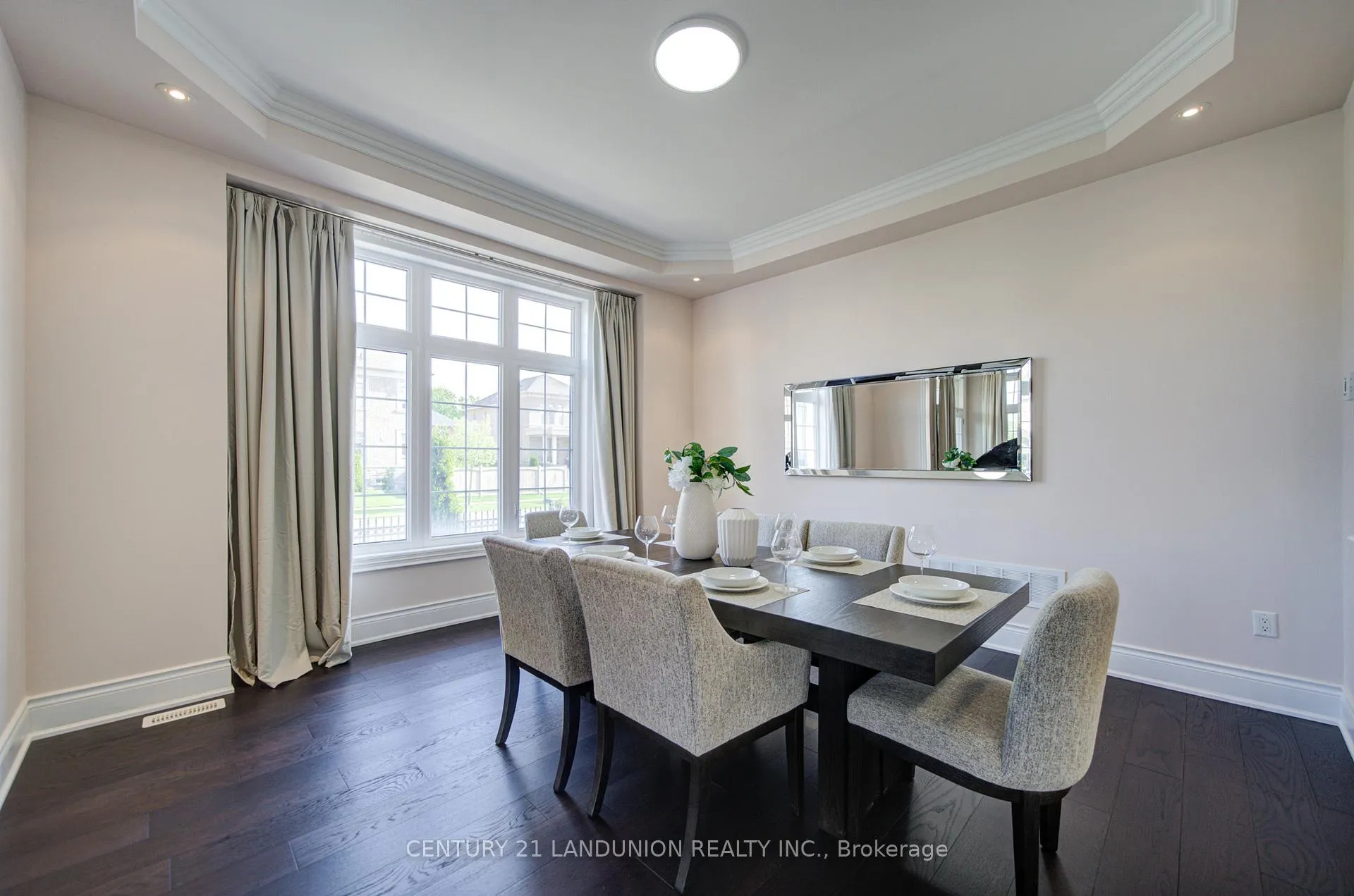 Photo 8 of 101 Silver Sterling Crescent, Vaughan, Vellore Village — HOMEH
