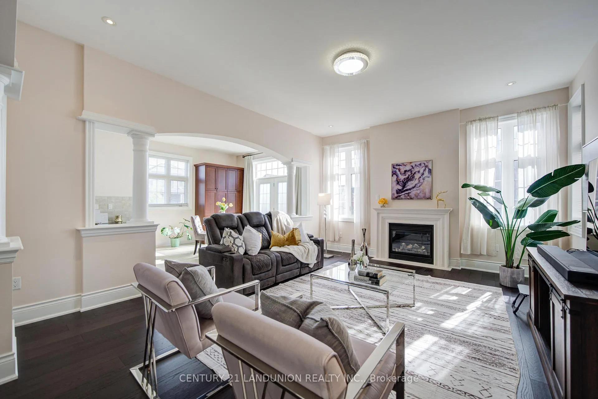 Photo 13 of 101 Silver Sterling Crescent, Vaughan, Vellore Village — HOMEH
