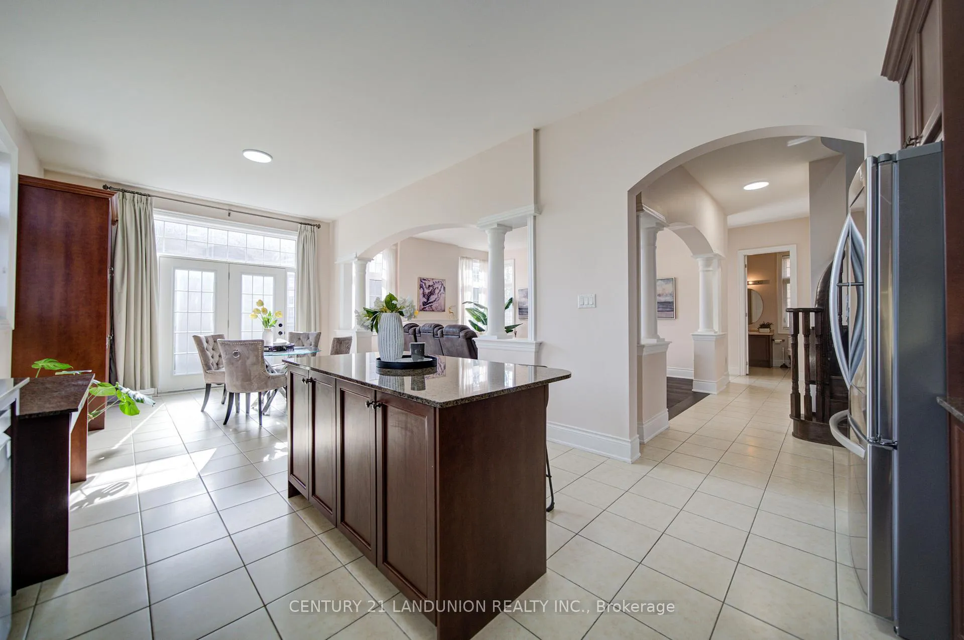 Photo 20 of 101 Silver Sterling Crescent, Vaughan, Vellore Village — HOMEH