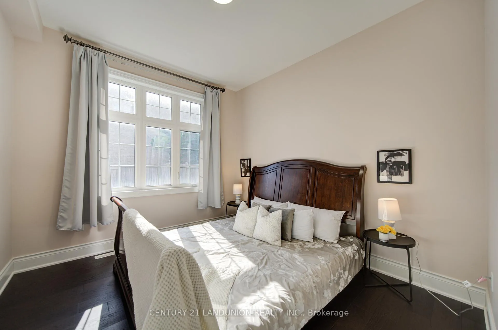 Photo 22 of 101 Silver Sterling Crescent, Vaughan, Vellore Village — HOMEH