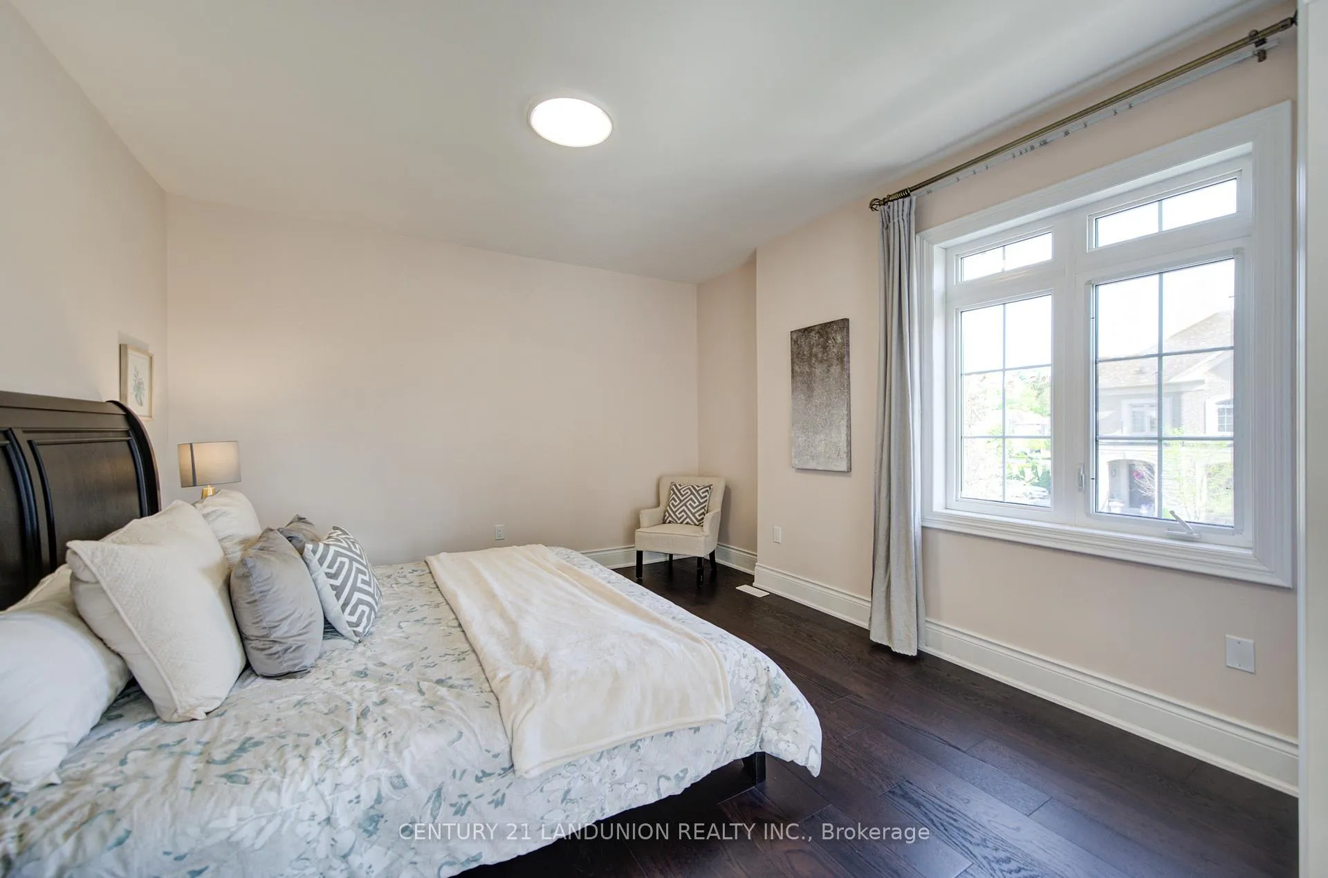 Photo 33 of 101 Silver Sterling Crescent, Vaughan, Vellore Village — HOMEH