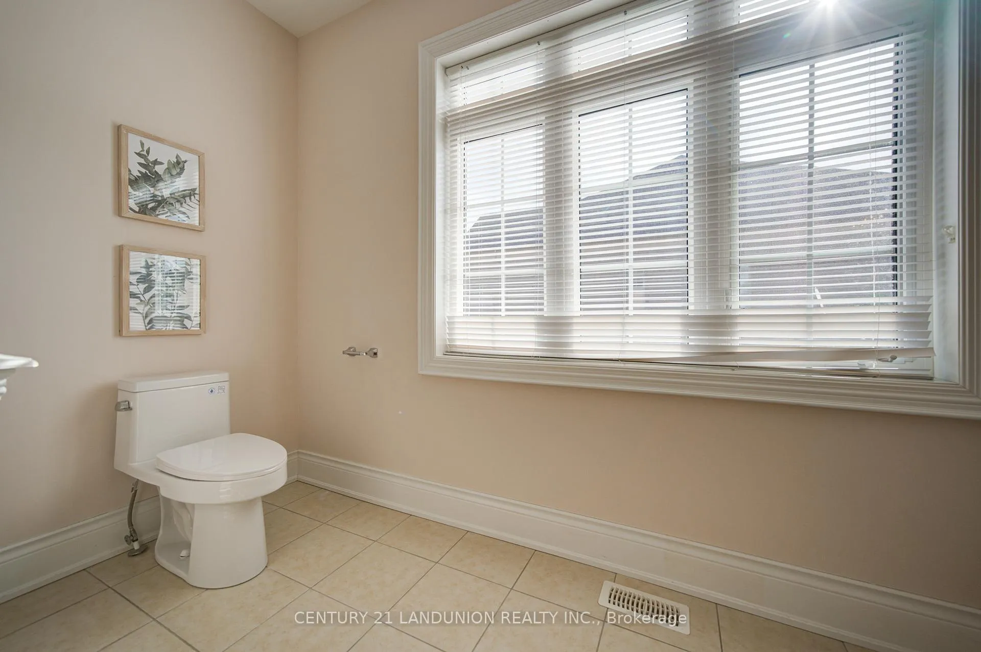 Photo 37 of 101 Silver Sterling Crescent, Vaughan, Vellore Village — HOMEH